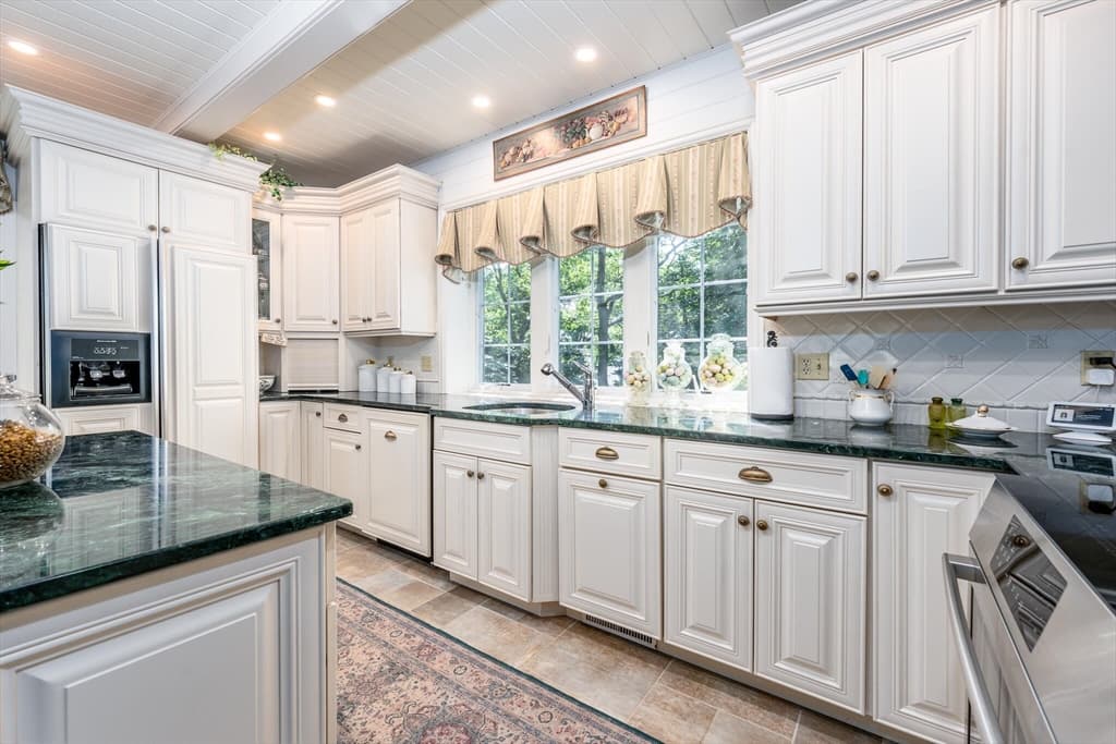 Single Family Residence at 15 Long Pond Cir, Barnstable MA 02632, Barnstable, photo 9 of 41