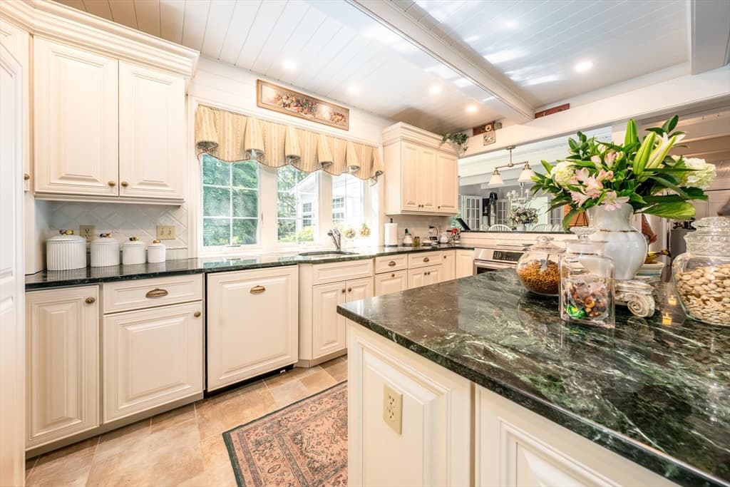 Single Family Residence at 15 Long Pond Cir, Barnstable MA 02632, Barnstable, photo 10 of 41