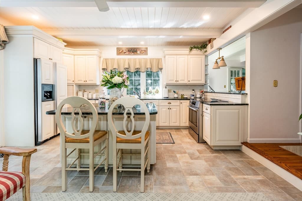 Single Family Residence at 15 Long Pond Cir, Barnstable MA 02632, Barnstable, photo 11 of 41