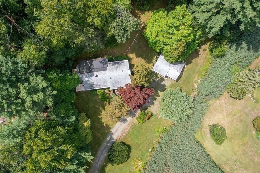 Single Family Residence at 883 River Road, Groton CT 06355, photo 13 of 23