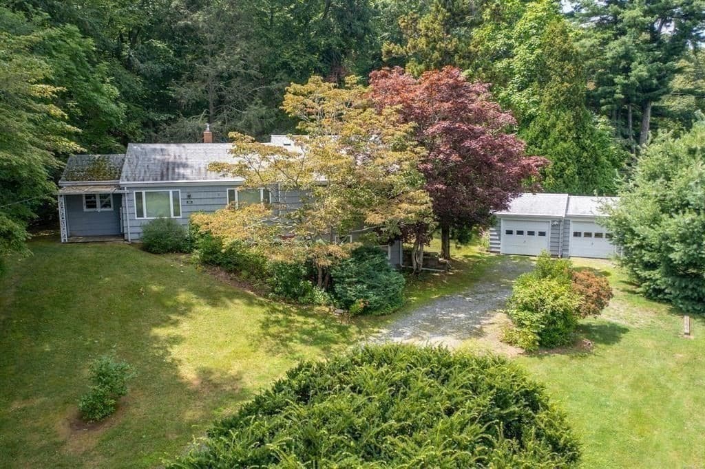Single Family Residence at 883 River Road, Groton CT 06355, photo 17 of 23