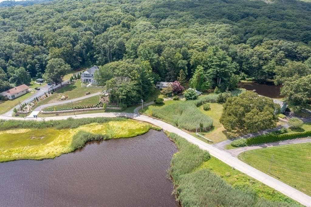 Single Family Residence at 883 River Road, Groton CT 06355, photo 19 of 23