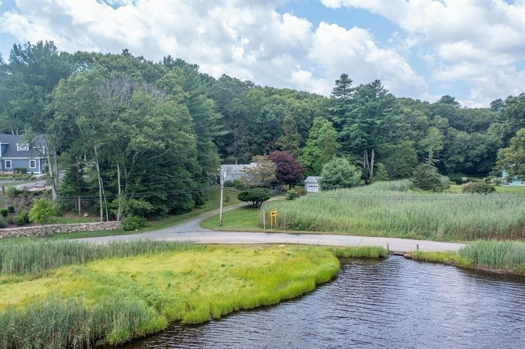 Single Family Residence at 883 River Road, Groton CT 06355, photo 21 of 23