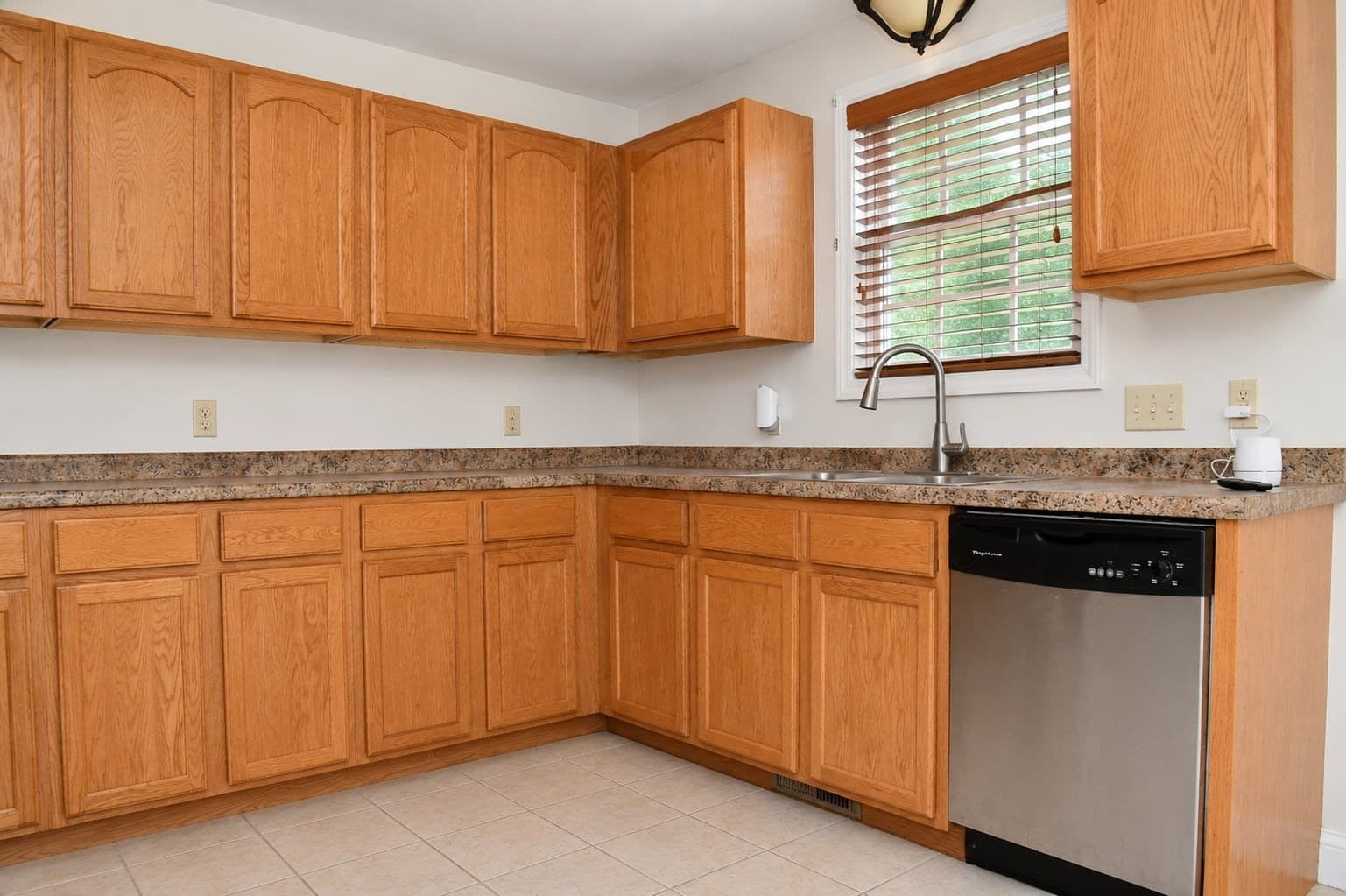 Condominium at 89 W Carpenter Street # 3, Attleboro MA 02703, Attleboro, photo 13 of 31