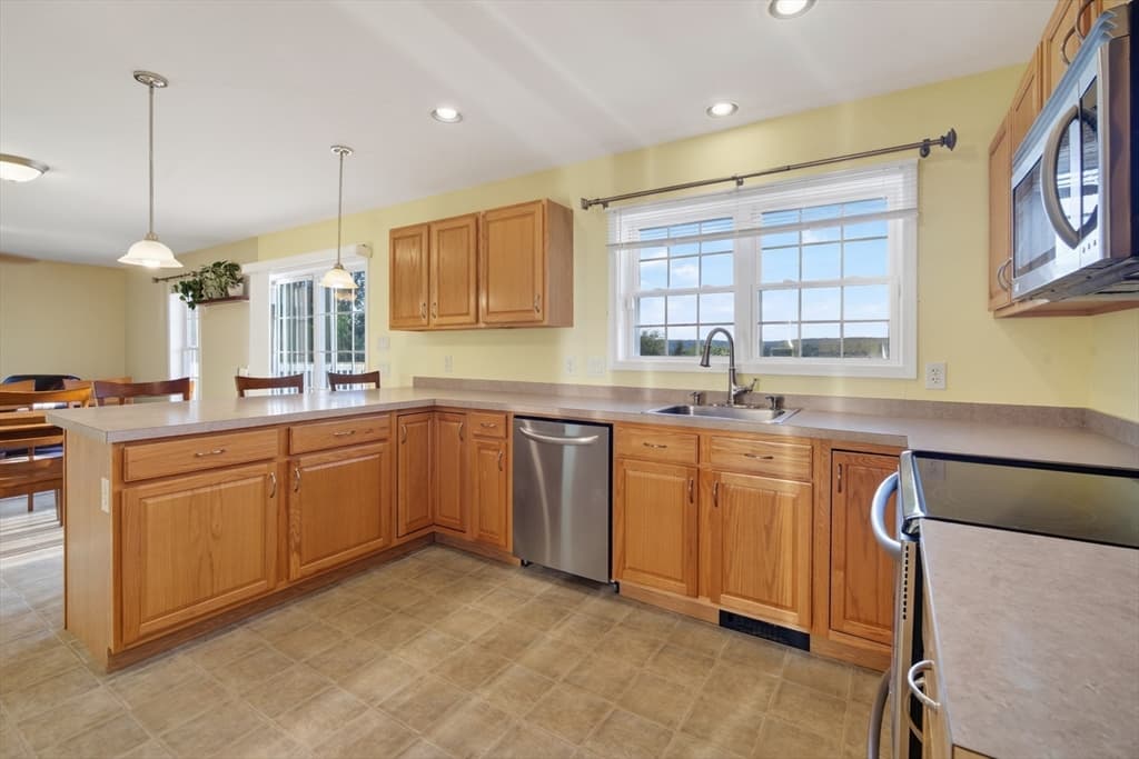 Single Family Residence at 36 Mcintyre Rd, Oxford MA 01537, Oxford, photo 10 of 36