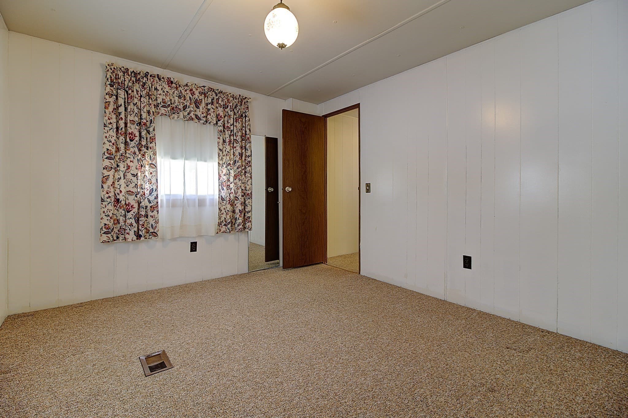 Mobile Home at 38 Colvin St, Attleboro MA 02703, Attleboro, photo 9 of 10