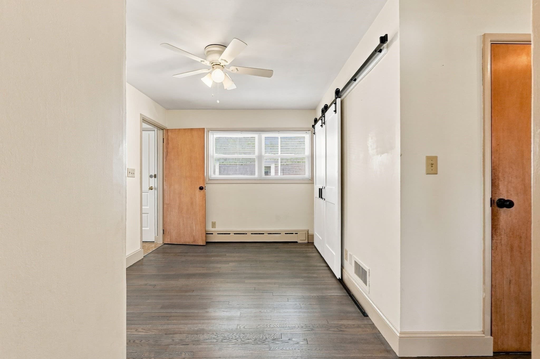 Single Family Residence at 2228 Acushnet Ave, New Bedford MA 02745, New Bedford, photo 10 of 39