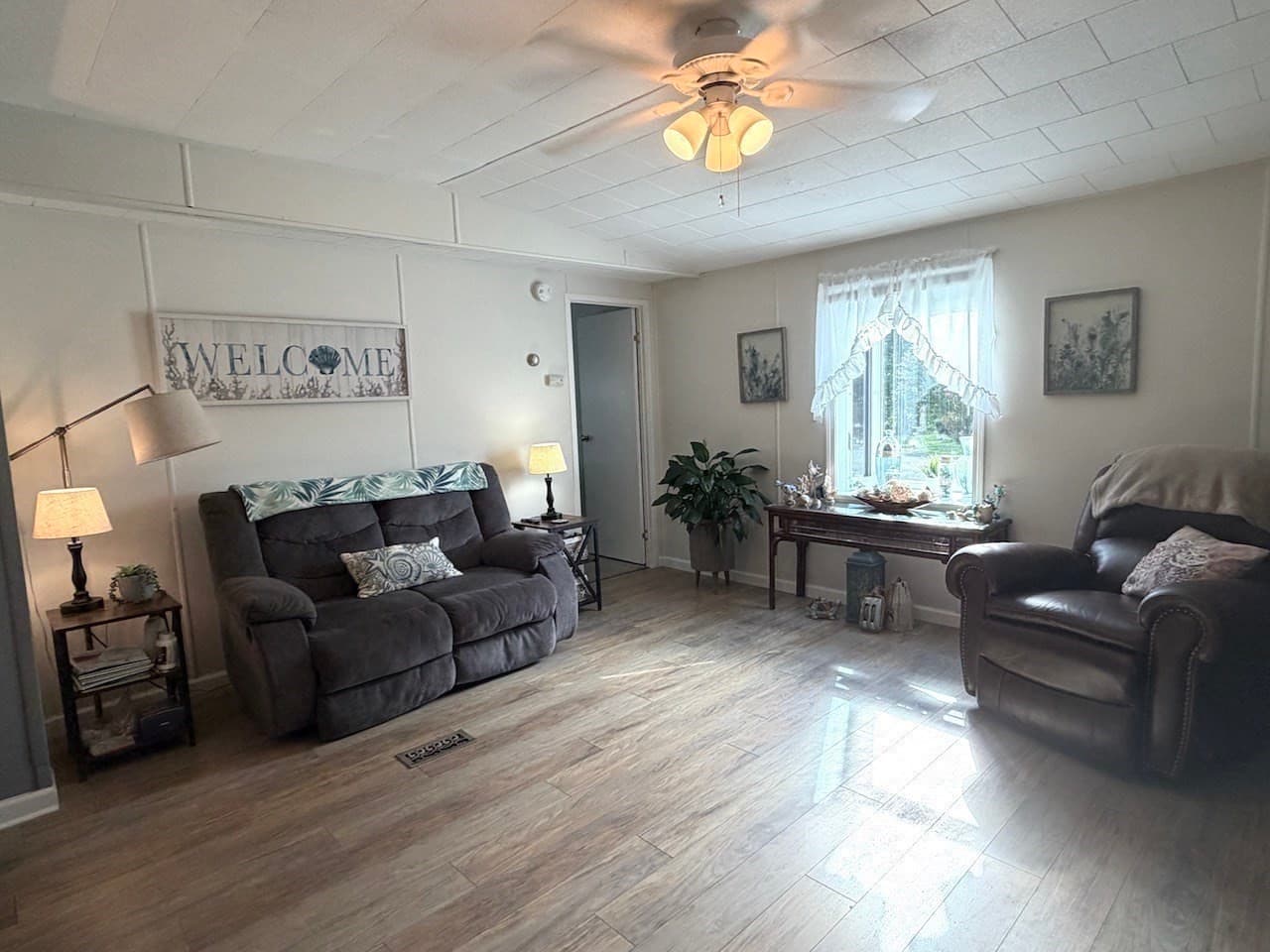 Mobile Home at 39 First Ave, Westfield MA 01085, Westfield, photo 14 of 39