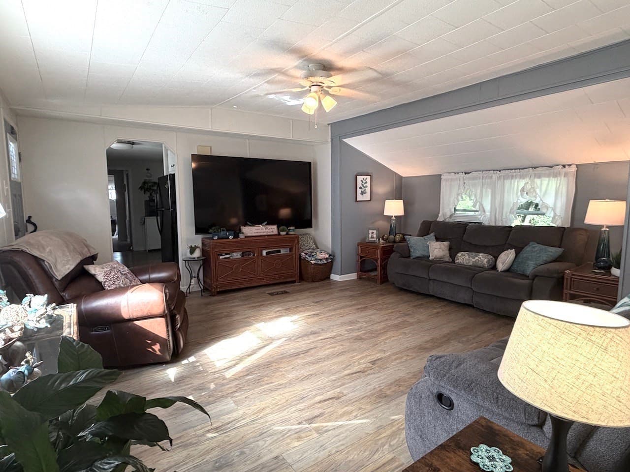 Mobile Home at 39 First Ave, Westfield MA 01085, Westfield, photo 15 of 39