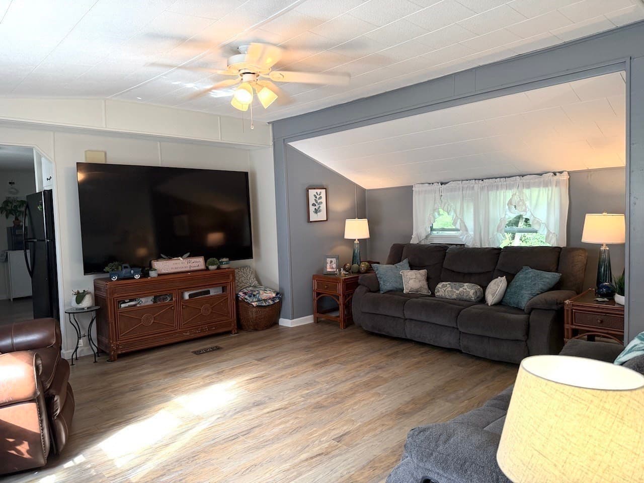 Mobile Home at 39 First Ave, Westfield MA 01085, Westfield, photo 11 of 39