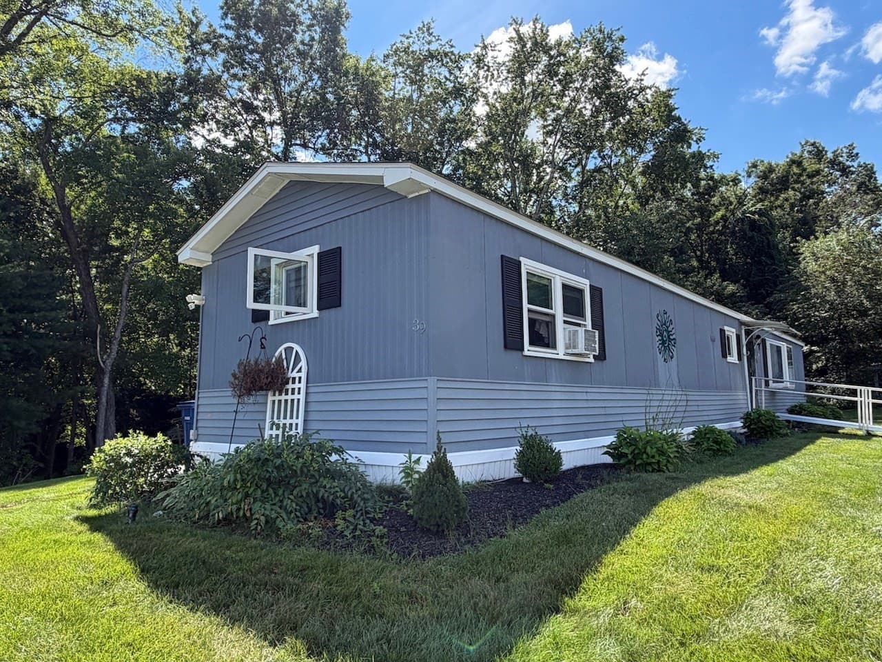 Mobile Home at 39 First Ave, Westfield MA 01085, Westfield, photo 4 of 39