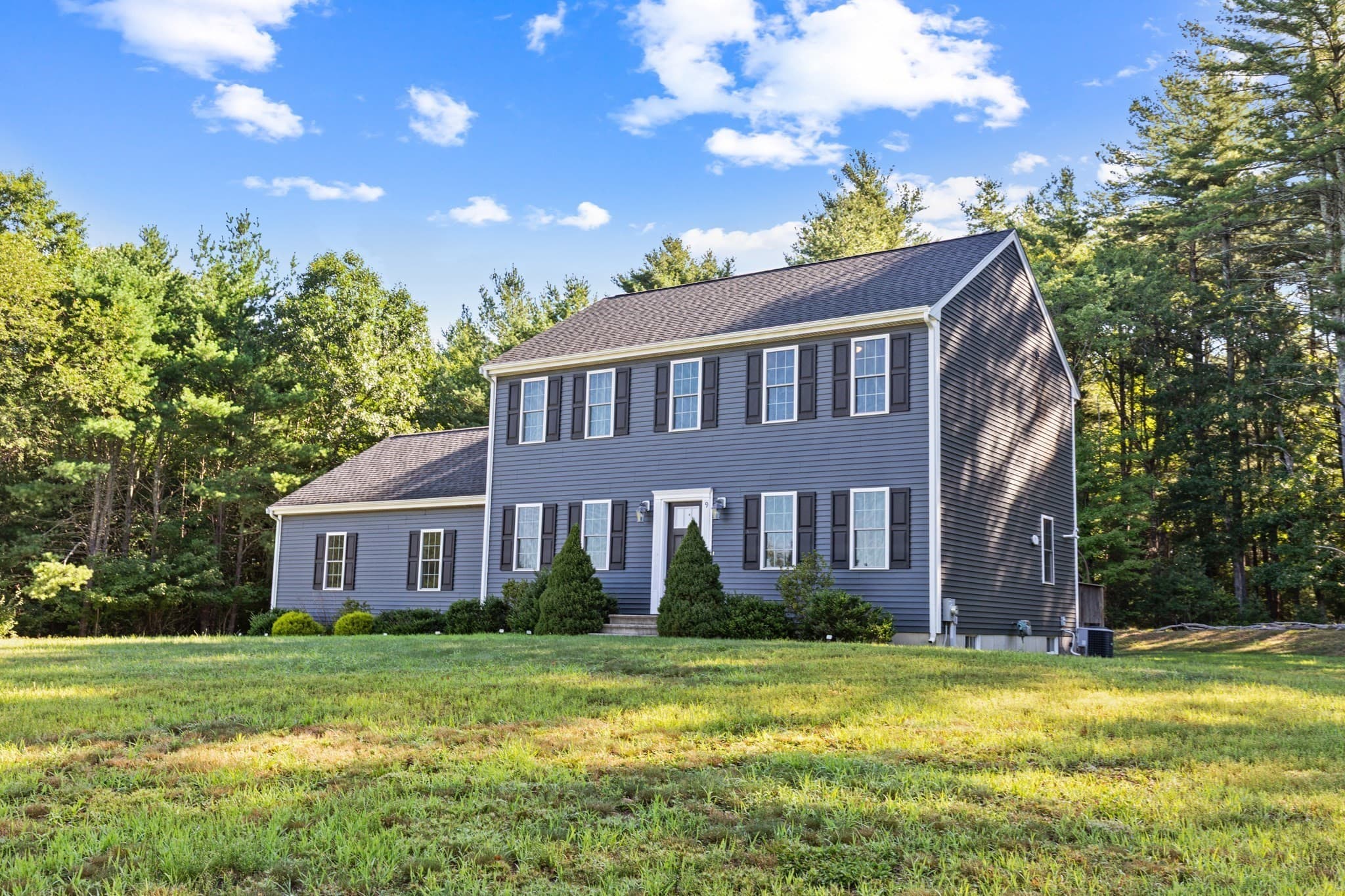 9 Shamrock Ln, Lakeville MA 02347