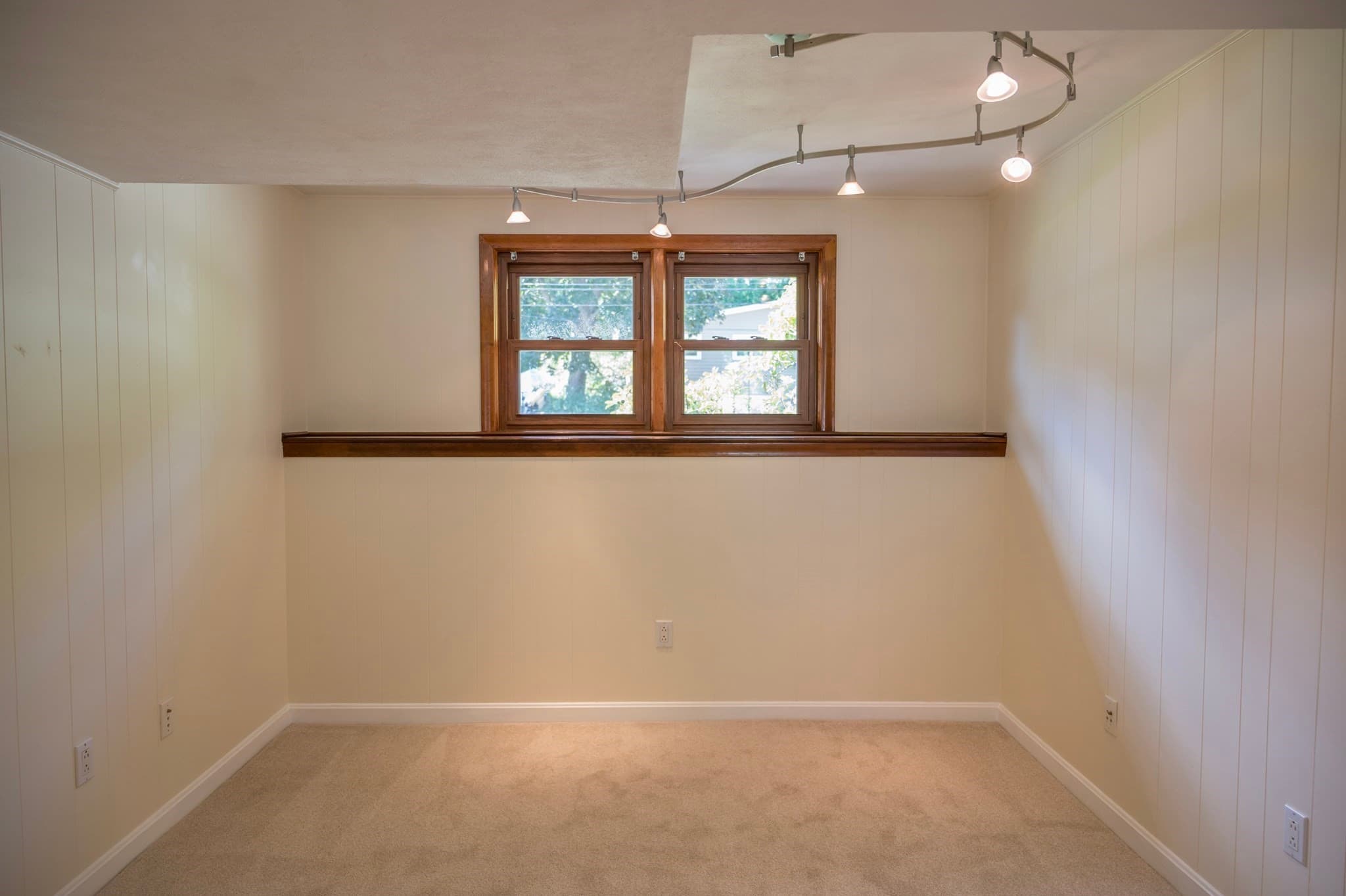 Single Family Residence at 21 Debra Ln, Framingham MA 01701, Framingham, photo 20 of 35