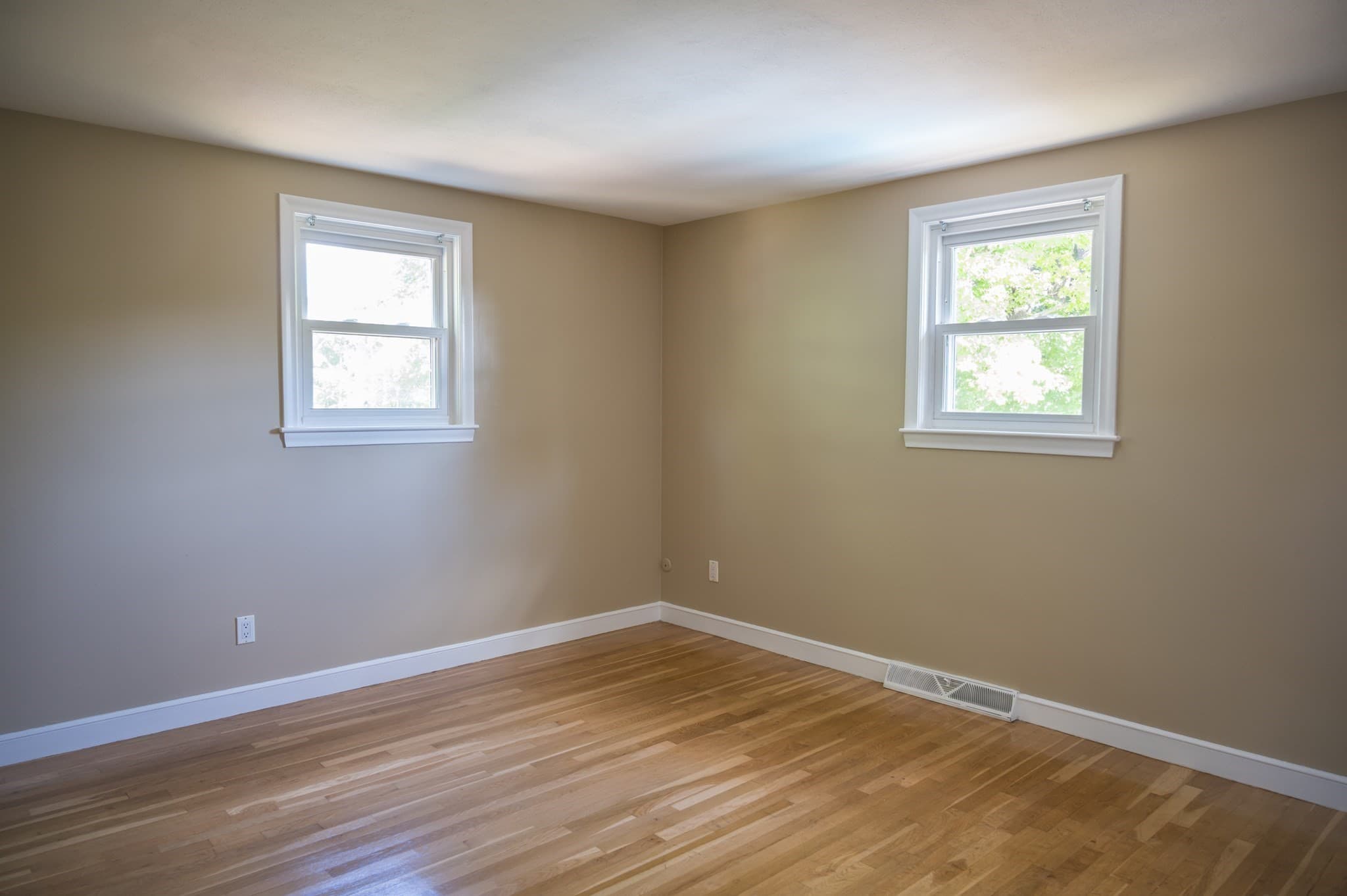 Single Family Residence at 21 Debra Ln, Framingham MA 01701, Framingham, photo 10 of 35