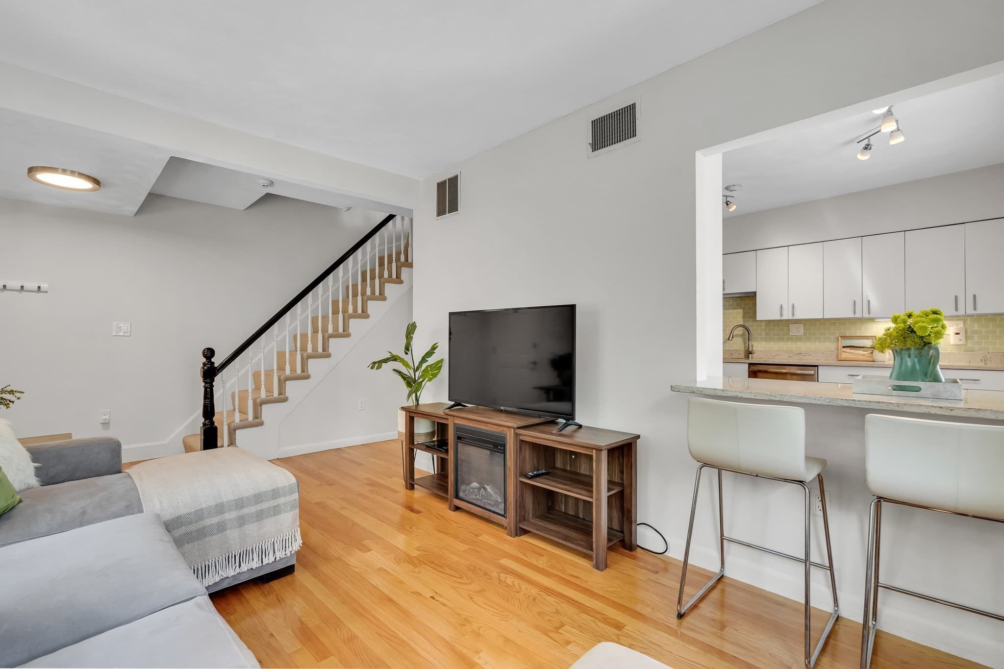 Condominium at 73 Dell Ave # 73, Melrose MA 02176, Melrose, photo 7 of 42