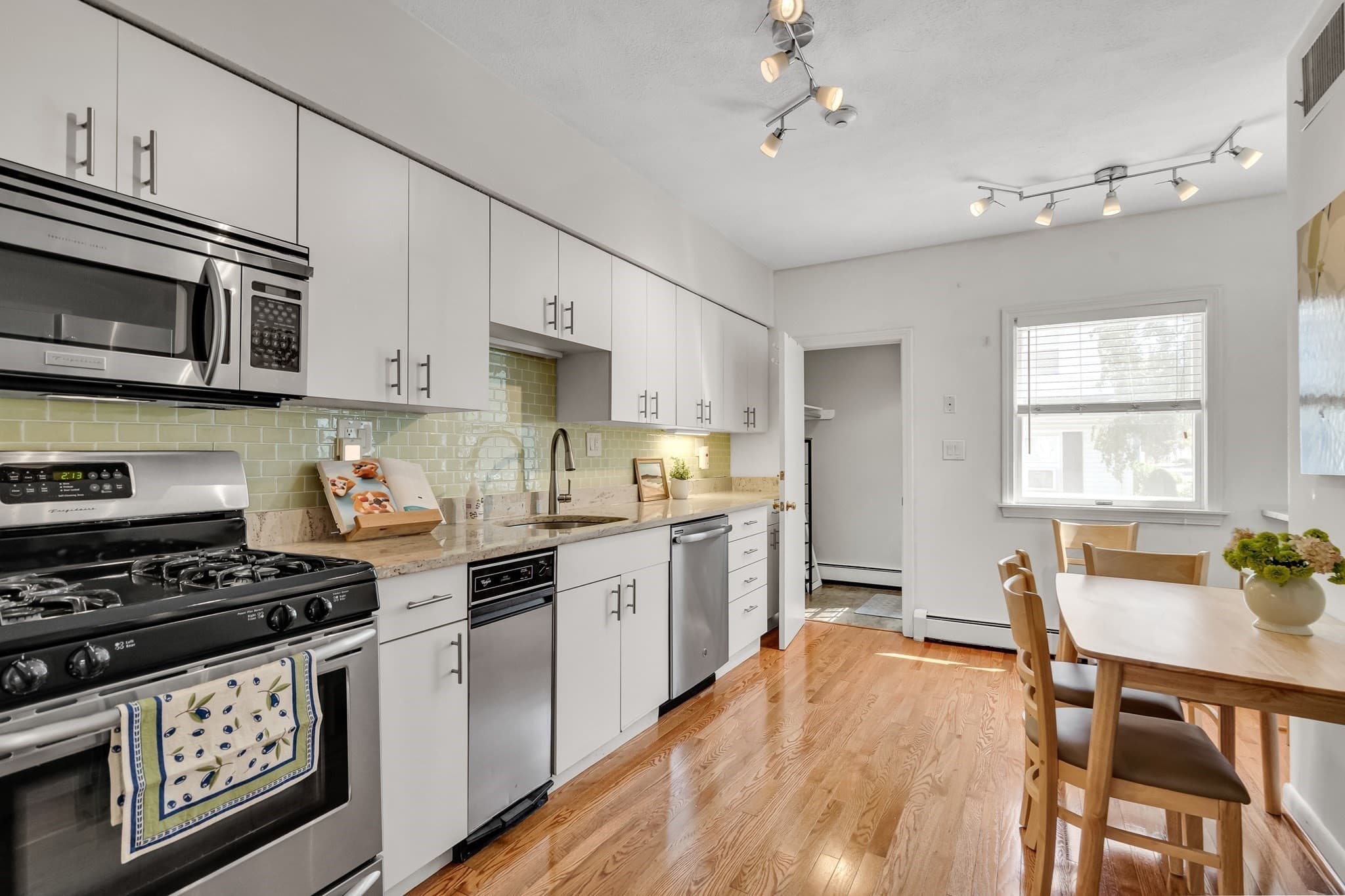 Condominium at 73 Dell Ave # 73, Melrose MA 02176, Melrose, photo 9 of 42