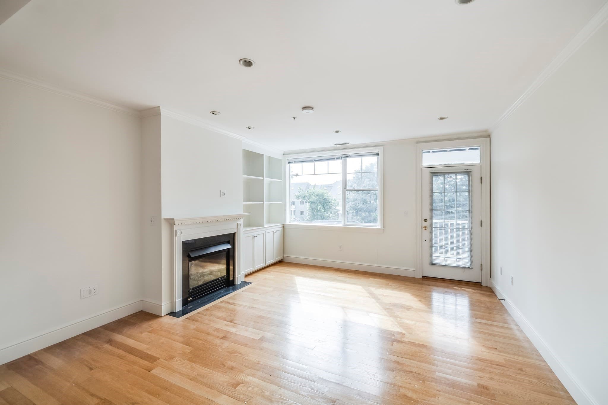 Condominium at 122 Johnson Woods Dr # 103, Reading MA 01867, Reading, photo 2 of 11