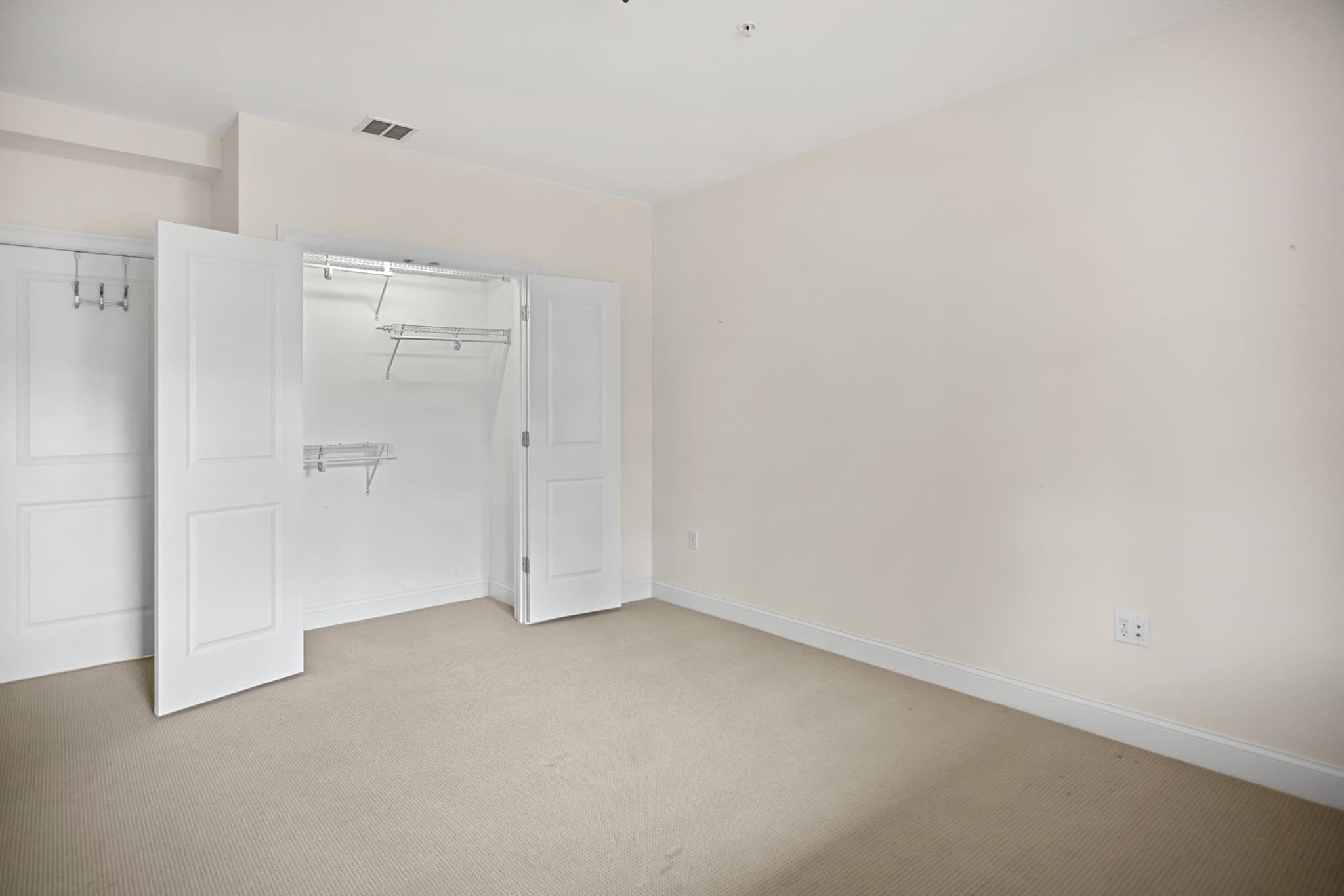 Condominium at 122 Johnson Woods Dr # 103, Reading MA 01867, Reading, photo 7 of 11