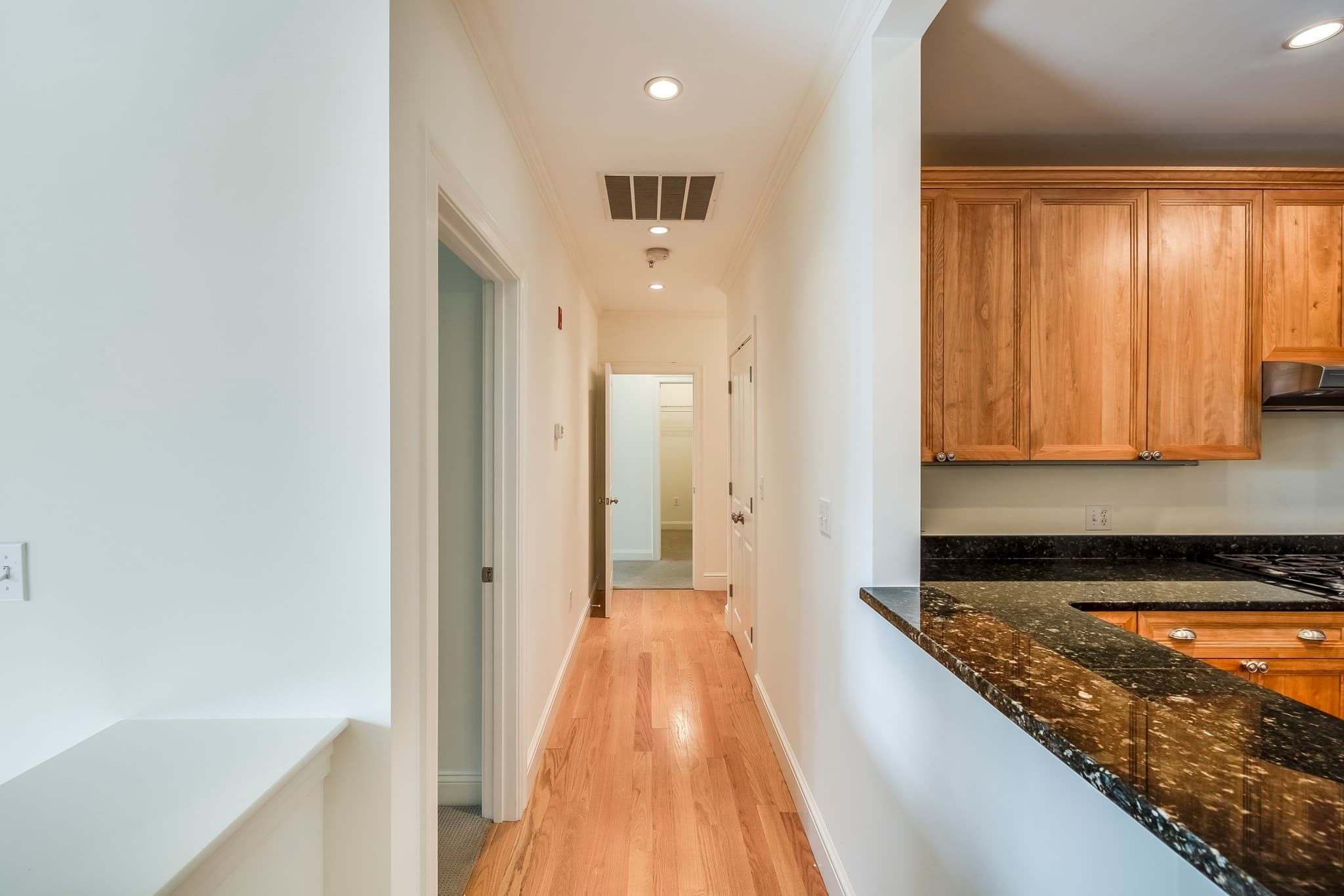 Condominium at 122 Johnson Woods Dr # 103, Reading MA 01867, Reading, photo 4 of 11