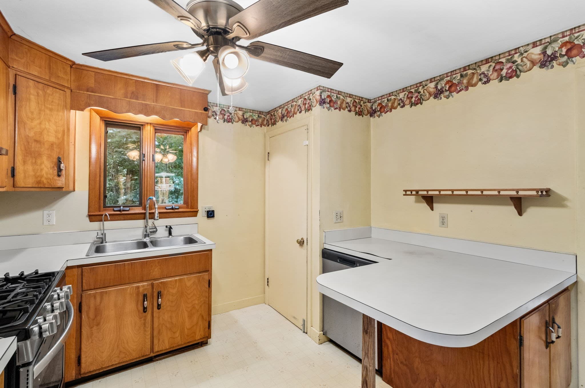 Single Family Residence at 8 Wheeler Rd, Westborough MA 01581, Westborough, photo 12 of 32