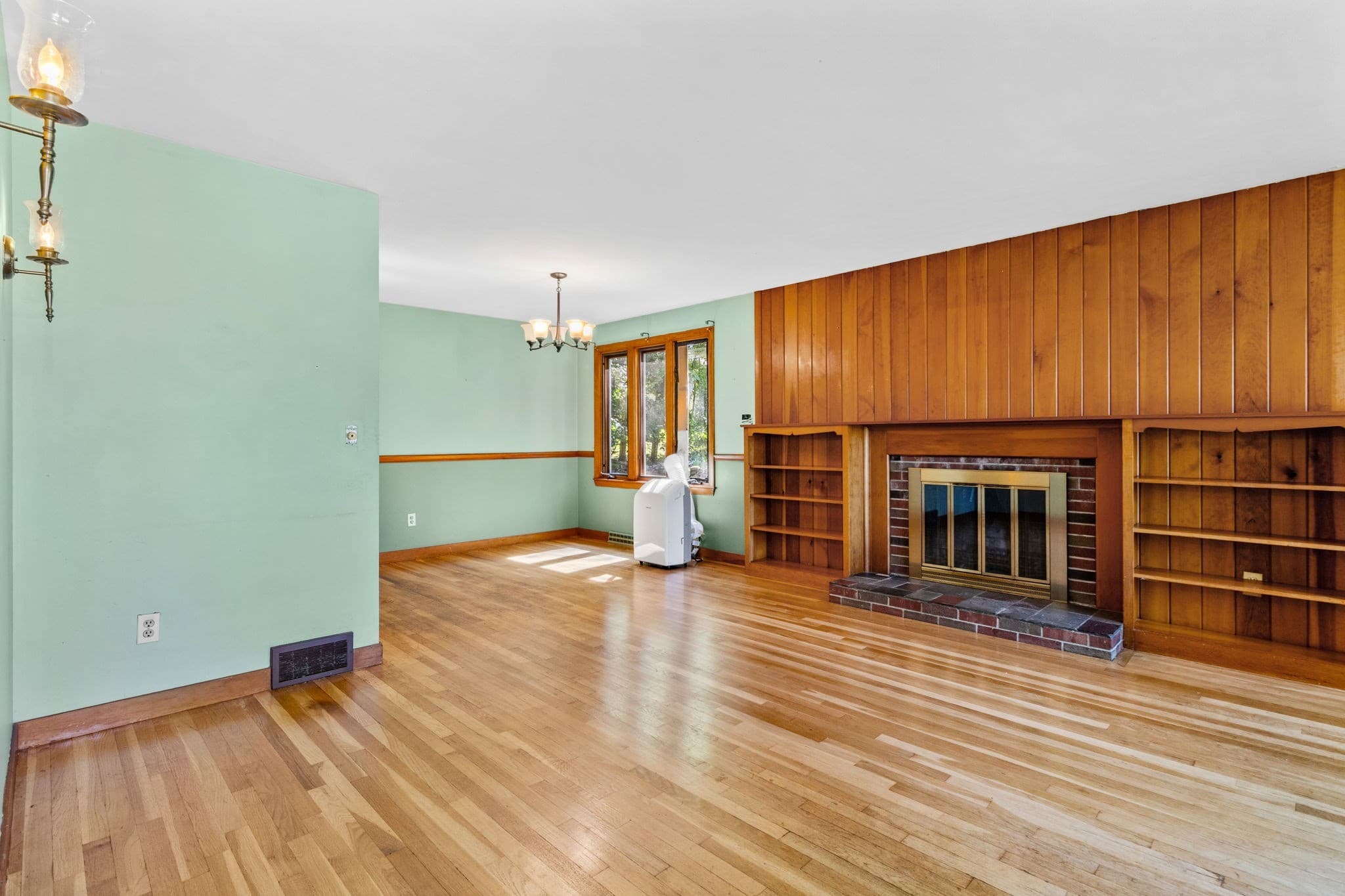 Single Family Residence at 8 Wheeler Rd, Westborough MA 01581, Westborough, photo 10 of 32