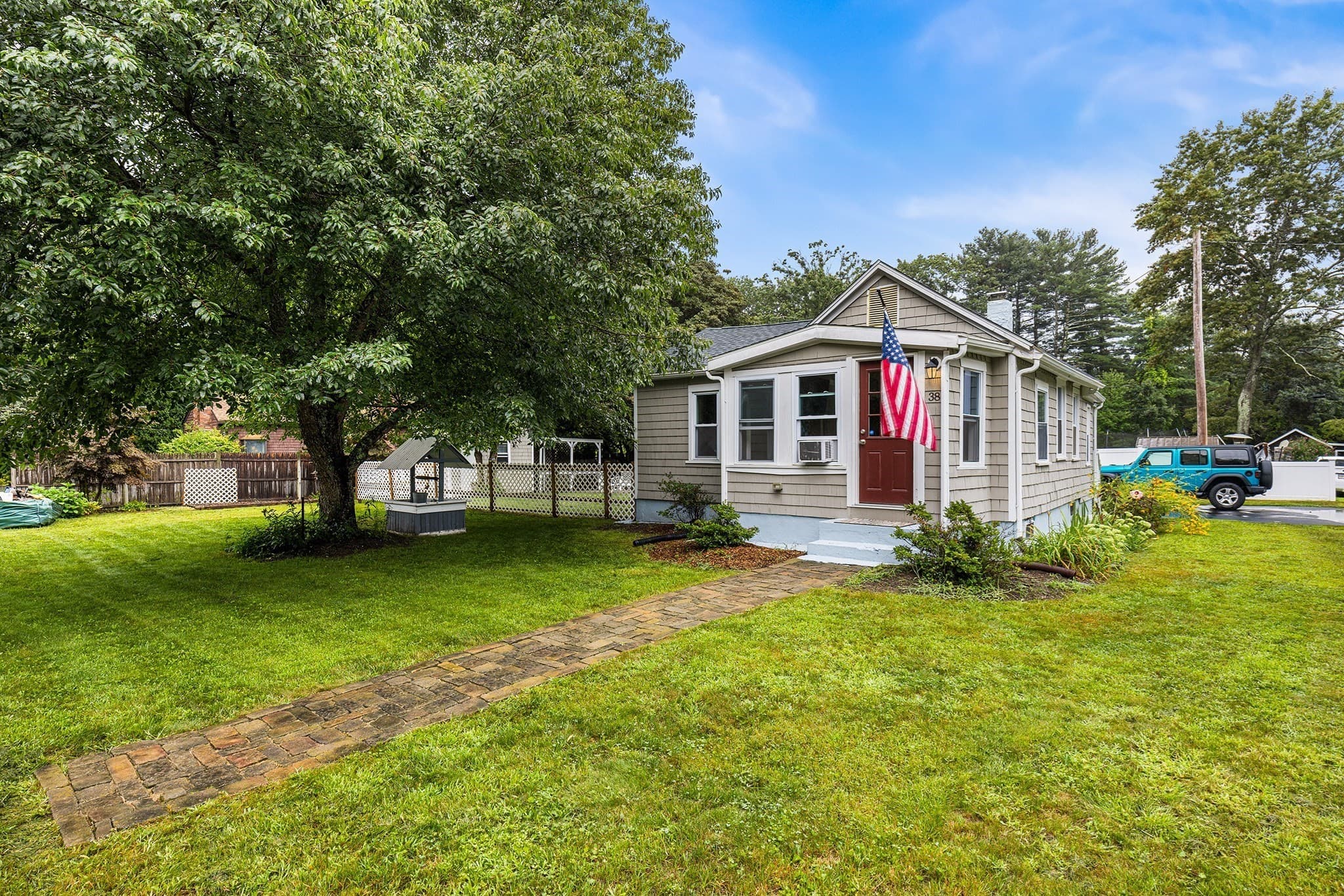 38 Lynnbrook Ave, Taunton MA 02780