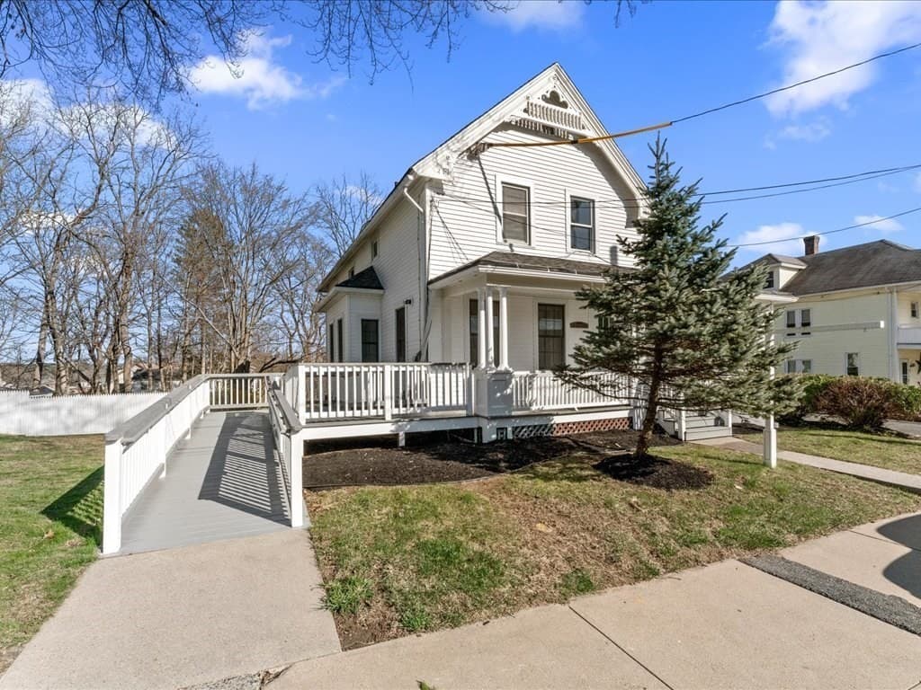 29 Orchard St, Southbridge MA 01550