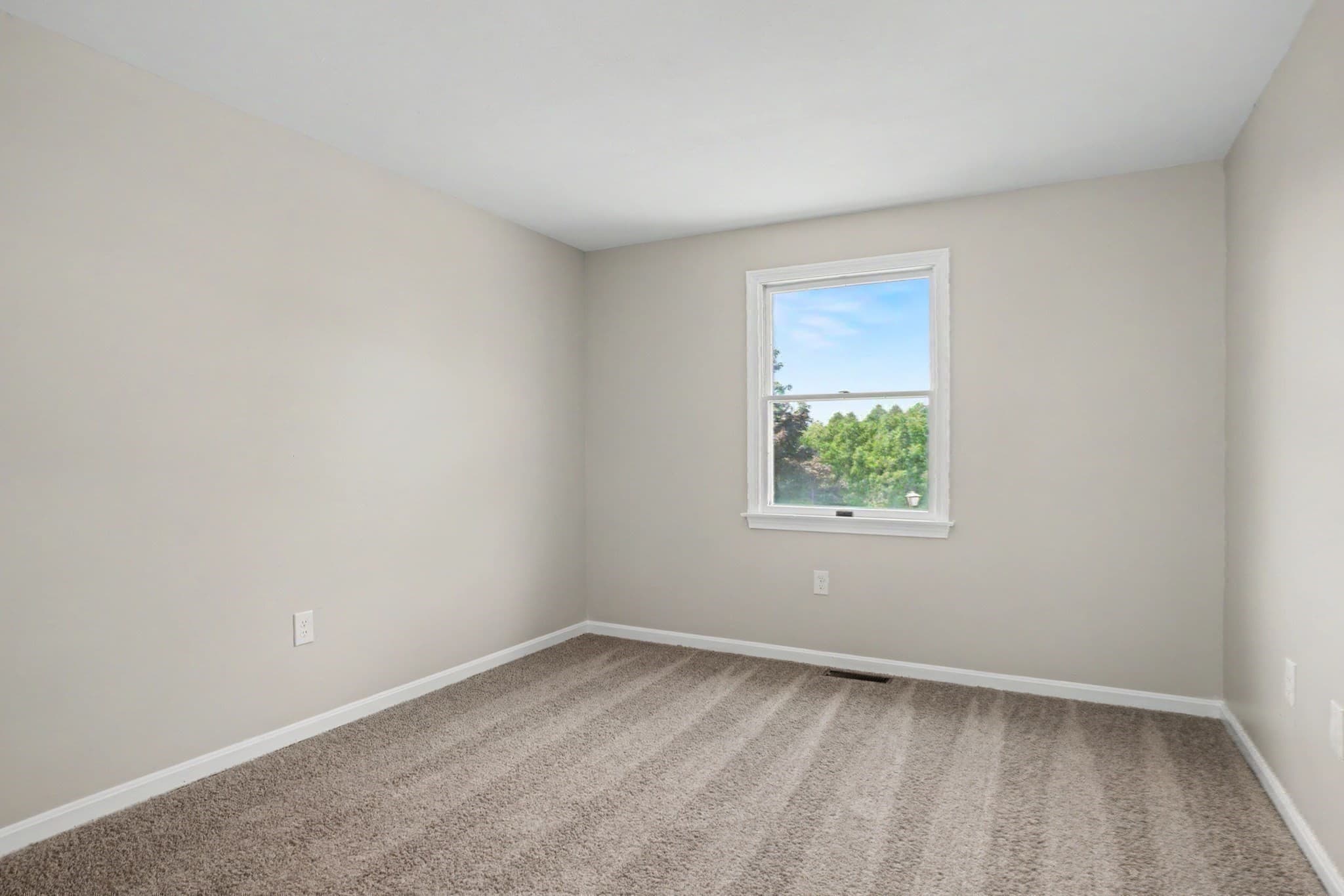 Condominium at 13 Brandee Ln # 24, Methuen MA 01844, Methuen, photo 17 of 31