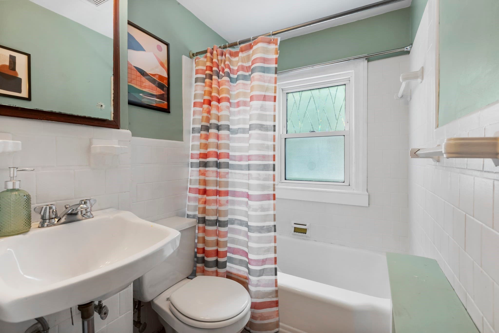 Single Family Residence at 4 Maxdale Rd, Worcester MA 01602, Worcester, photo 27 of 36