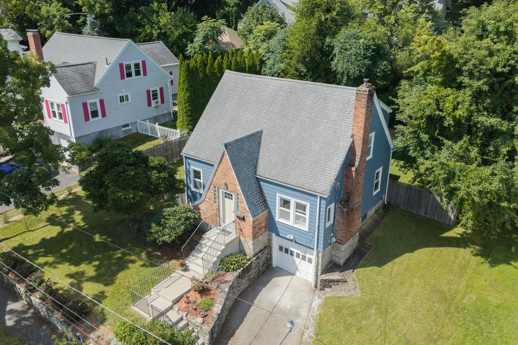 Single Family Residence at 4 Maxdale Rd, Worcester MA 01602, Worcester, photo 2 of 36