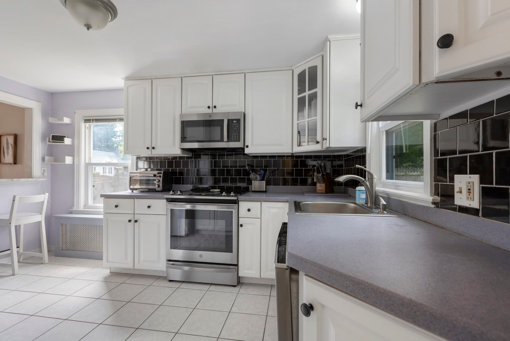 Single Family Residence at 4 Maxdale Rd, Worcester MA 01602, Worcester, photo 5 of 36