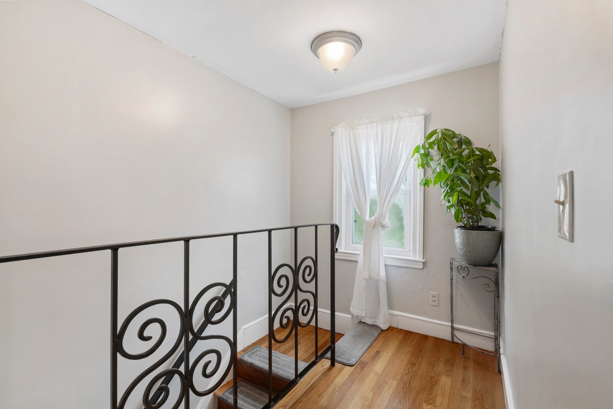 Single Family Residence at 4 Maxdale Rd, Worcester MA 01602, Worcester, photo 20 of 36