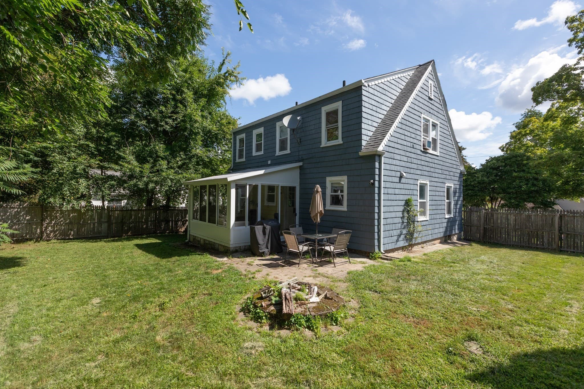 Single Family Residence at 4 Maxdale Rd, Worcester MA 01602, Worcester, photo 30 of 36