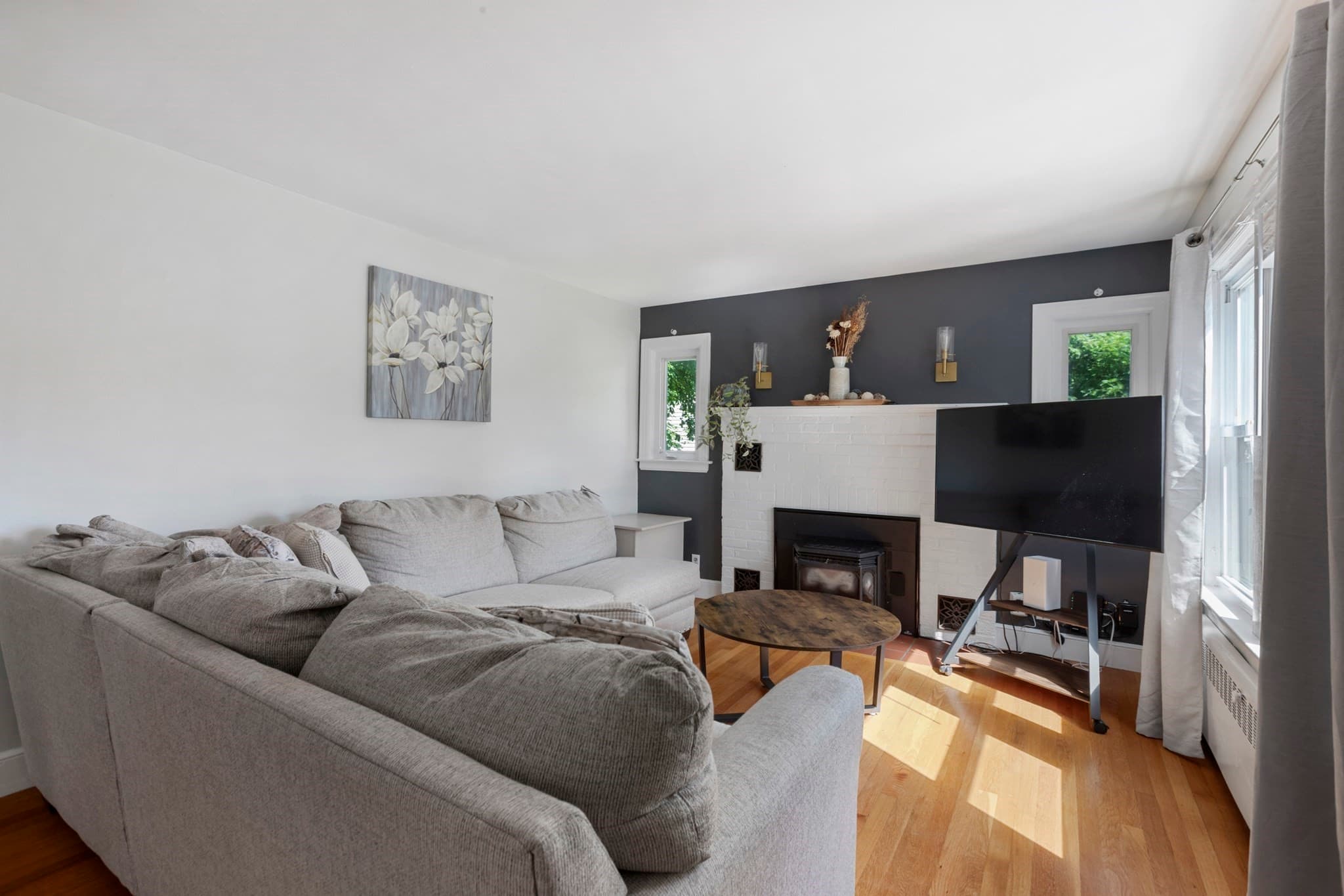 Single Family Residence at 4 Maxdale Rd, Worcester MA 01602, Worcester, photo 10 of 36