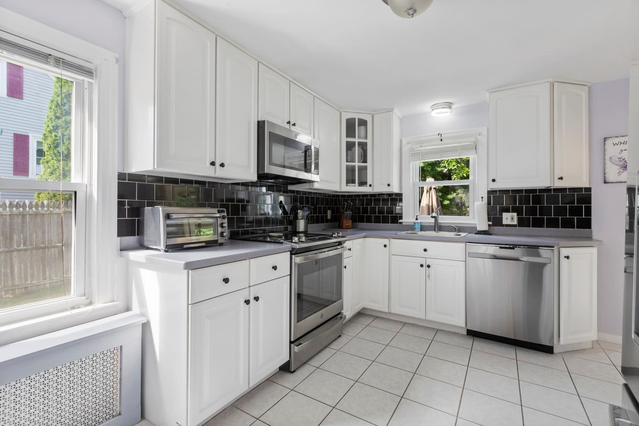Single Family Residence at 4 Maxdale Rd, Worcester MA 01602, Worcester, photo 4 of 36