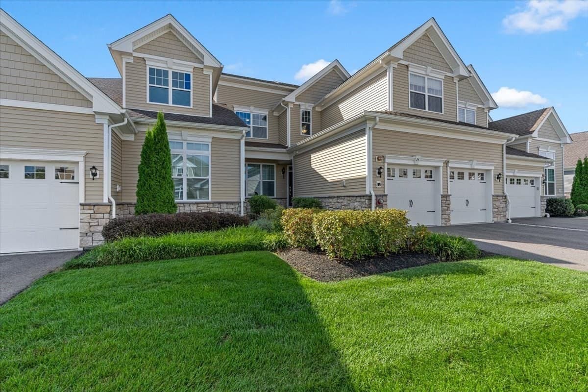 24 Henry Way # 24, Millis MA 02054