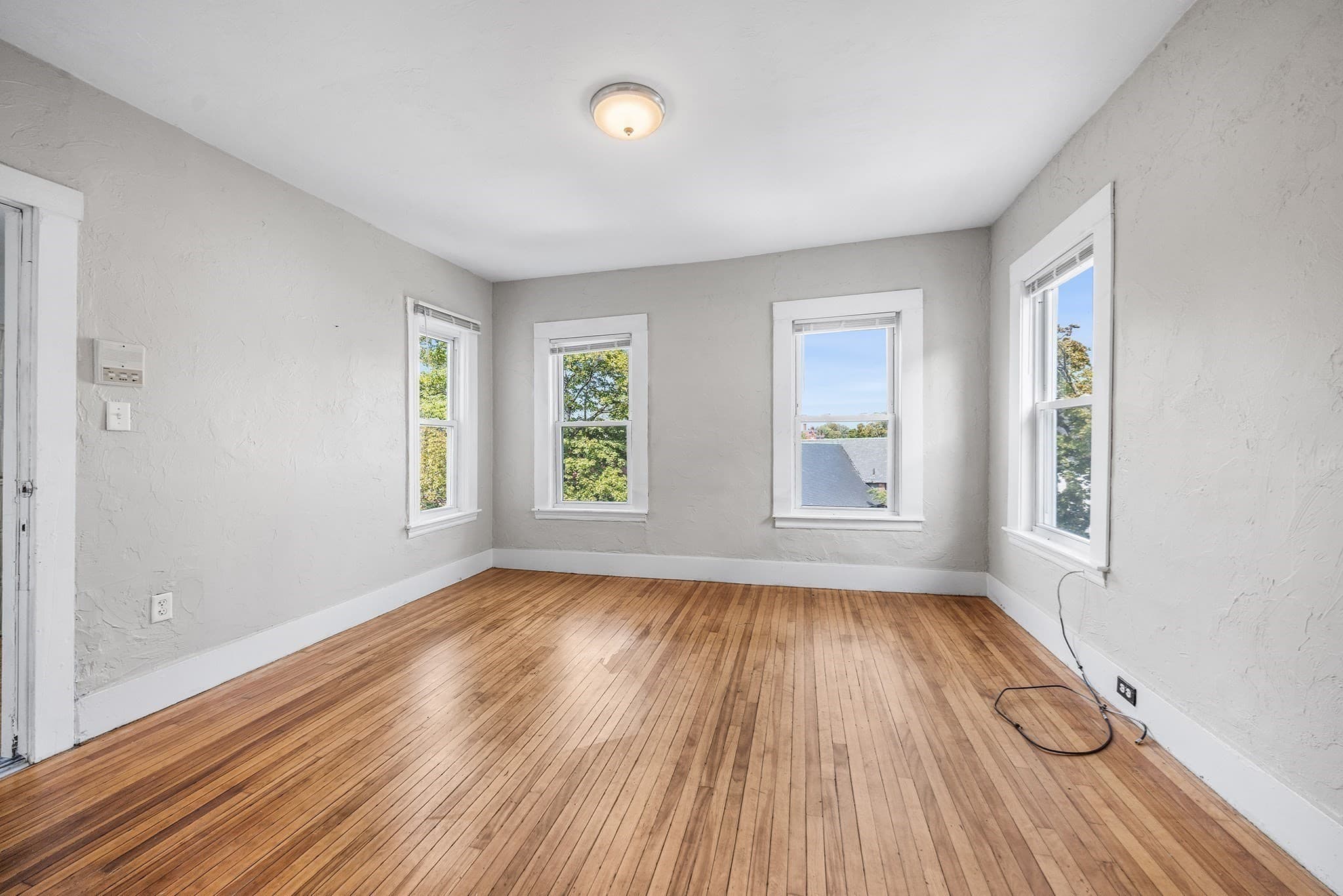 3 Family at 5 Freeland Ter, Worcester MA 01603, Worcester, photo 6 of 22