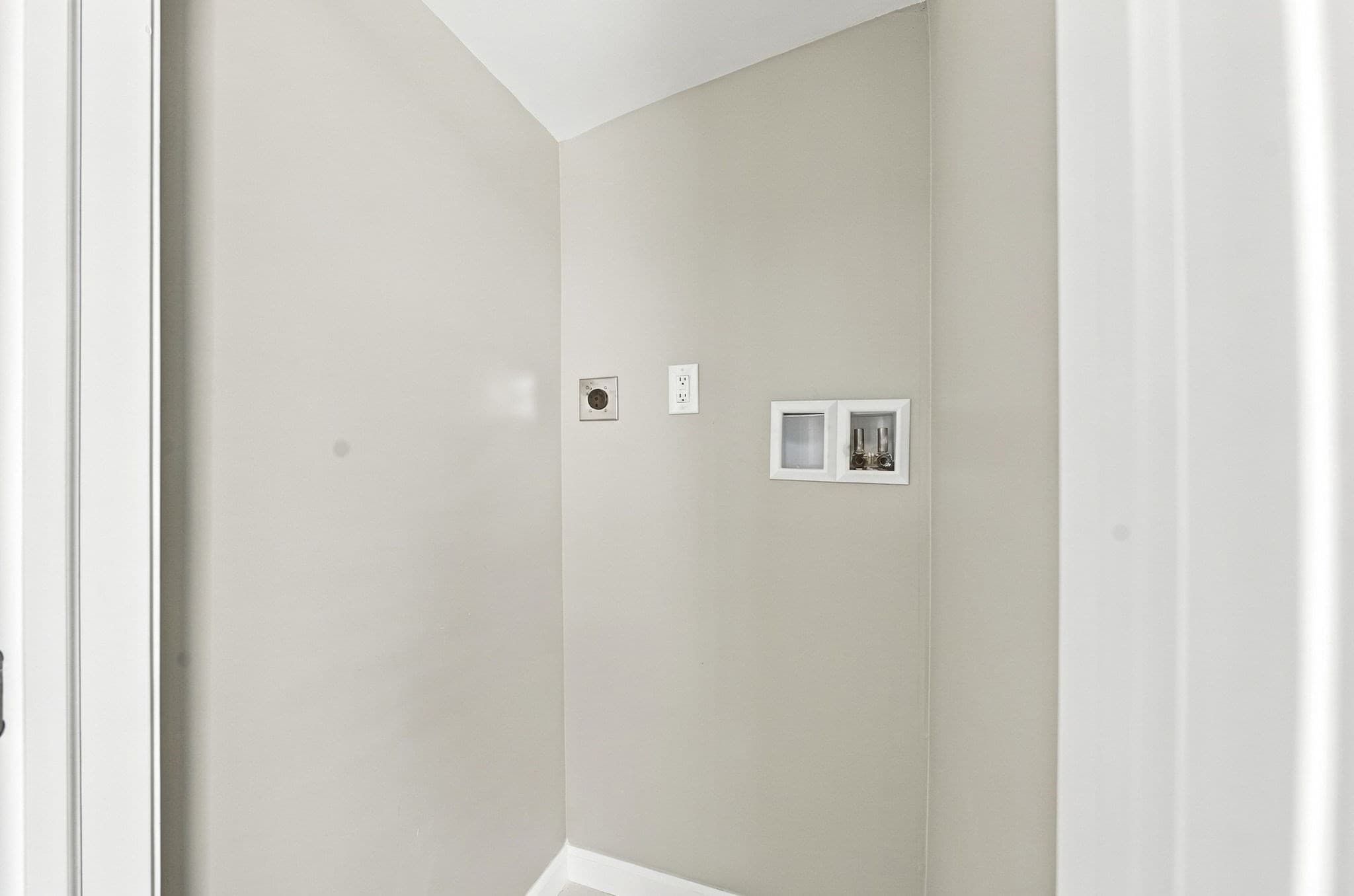 Single Family Residence at 963 Russells Mills Rd, Dartmouth MA 02748, photo 27 of 27
