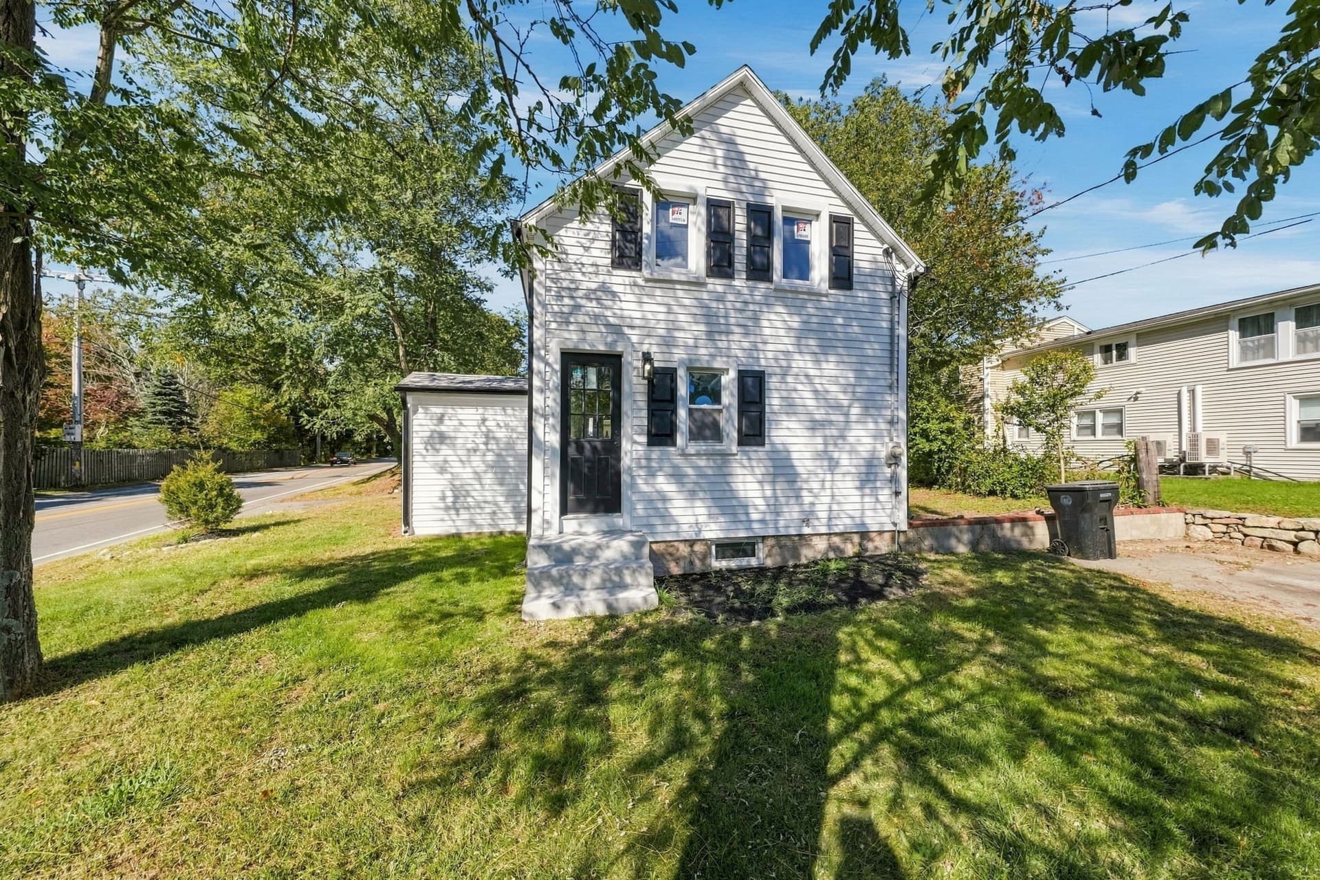 963 Russells Mills Rd, Dartmouth MA 02748