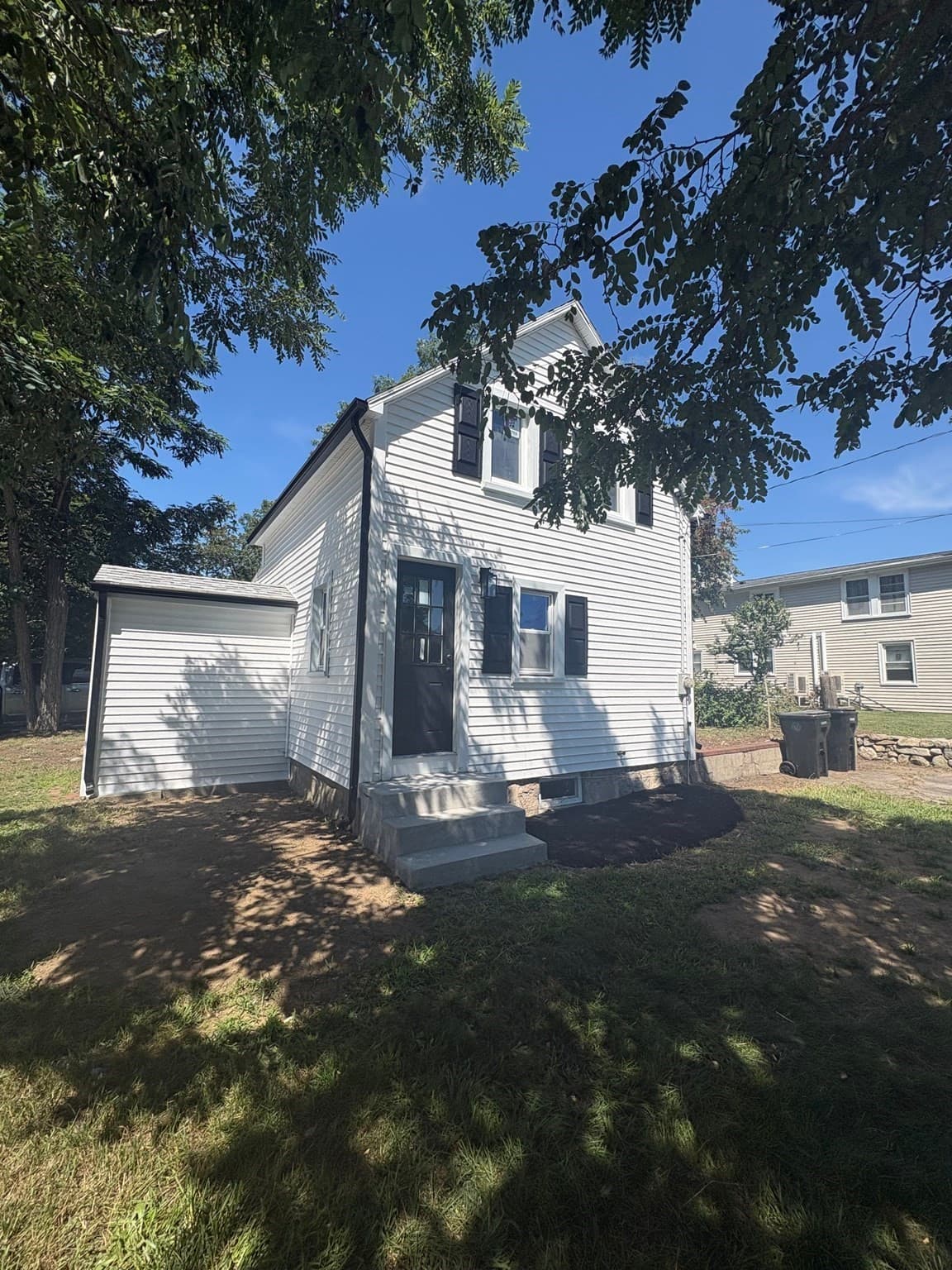 963 Russells Mills Rd, Dartmouth MA 02748
