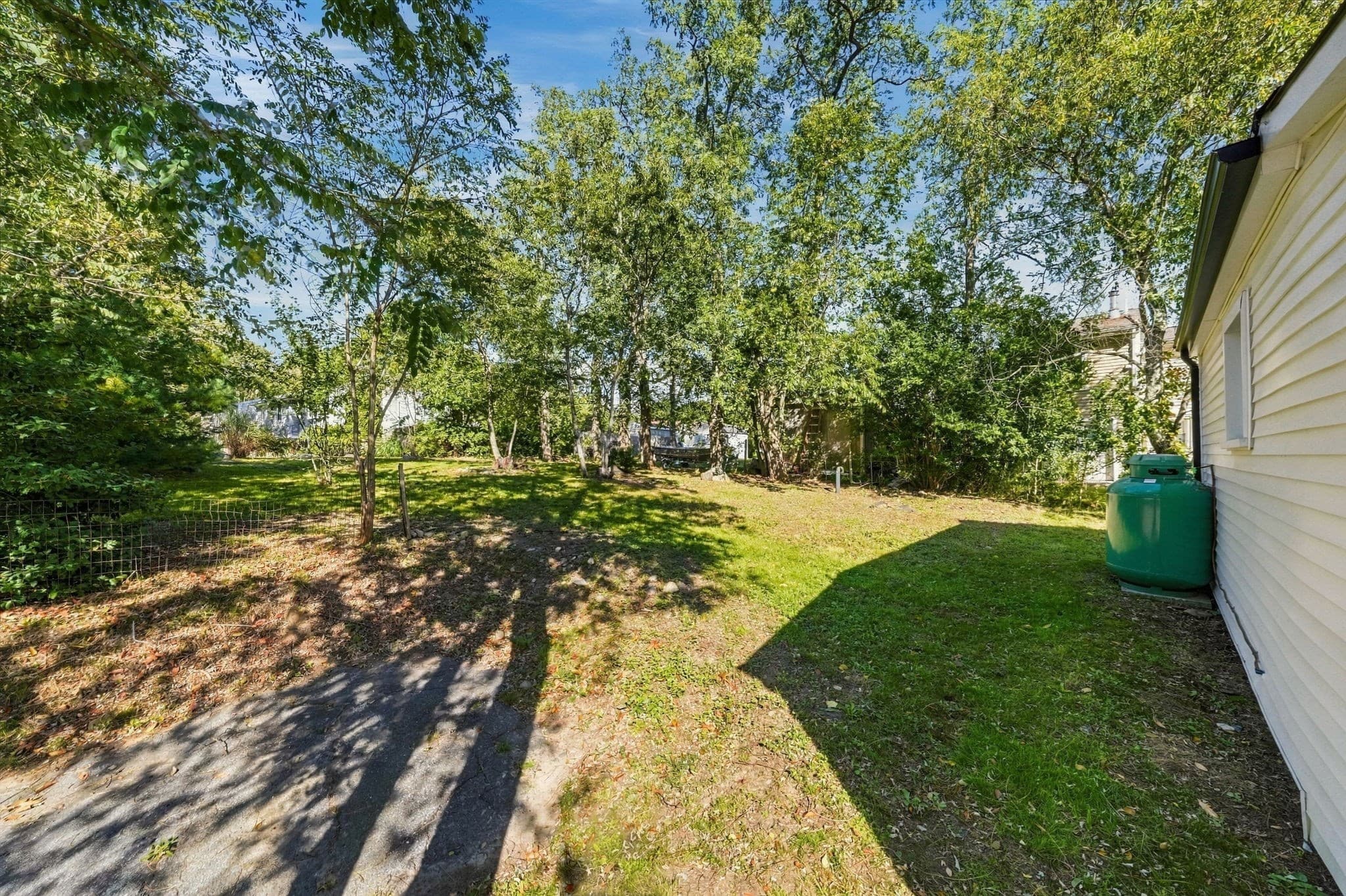 Single Family Residence at 963 Russells Mills Rd, Dartmouth MA 02748, photo 10 of 27
