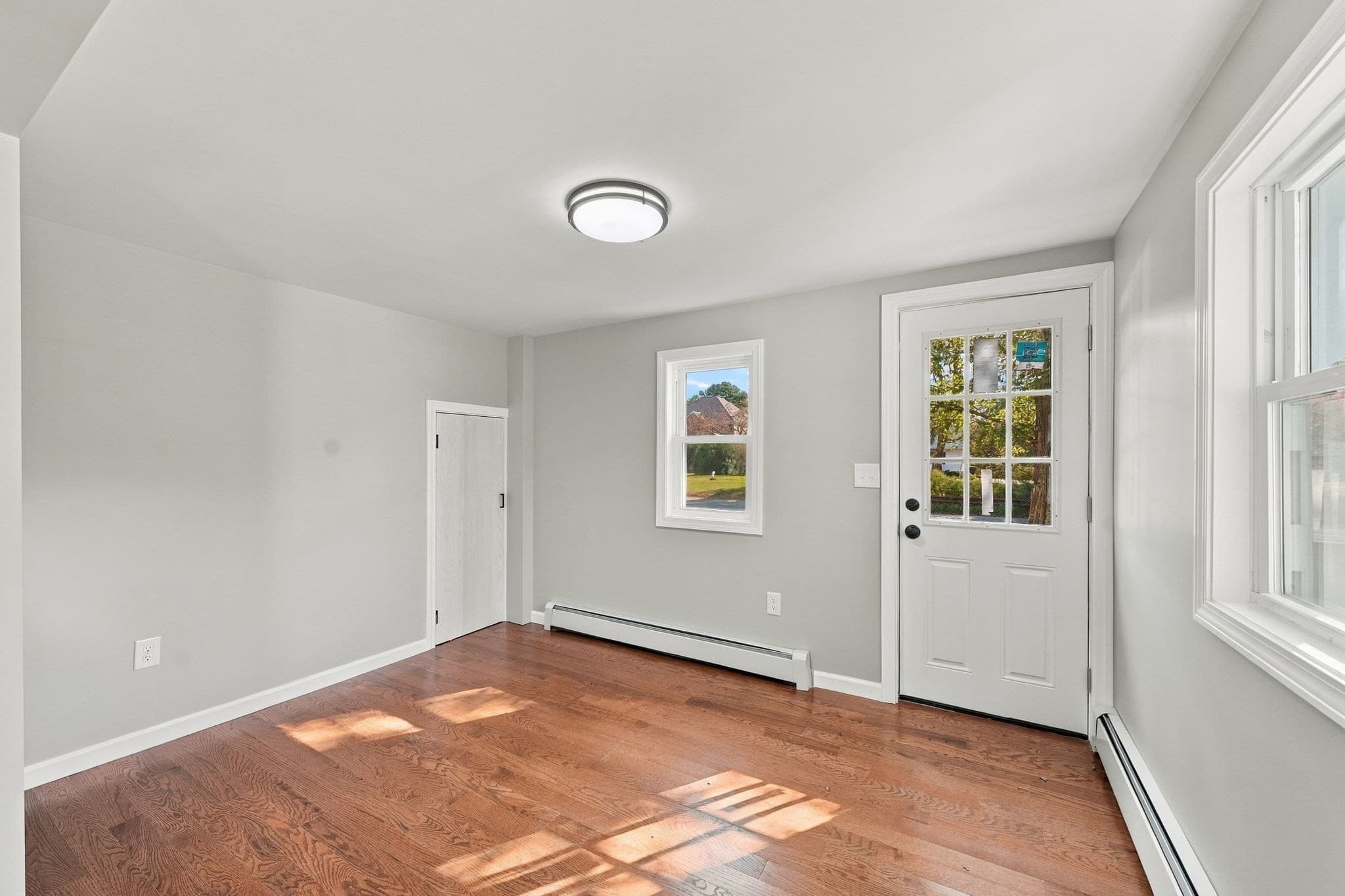 Single Family Residence at 963 Russells Mills Rd, Dartmouth MA 02748, photo 18 of 27