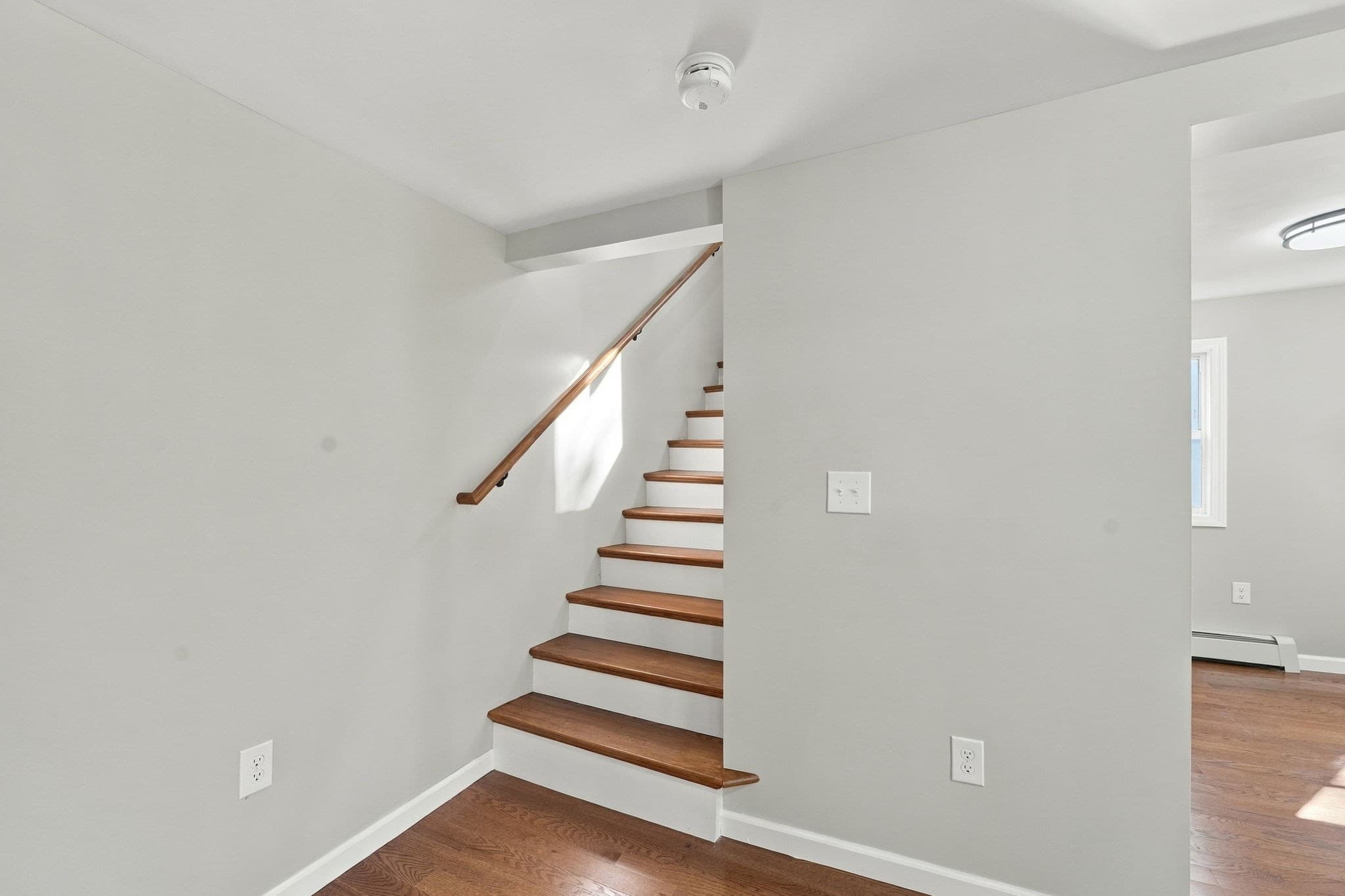 Single Family Residence at 963 Russells Mills Rd, Dartmouth MA 02748, photo 21 of 27