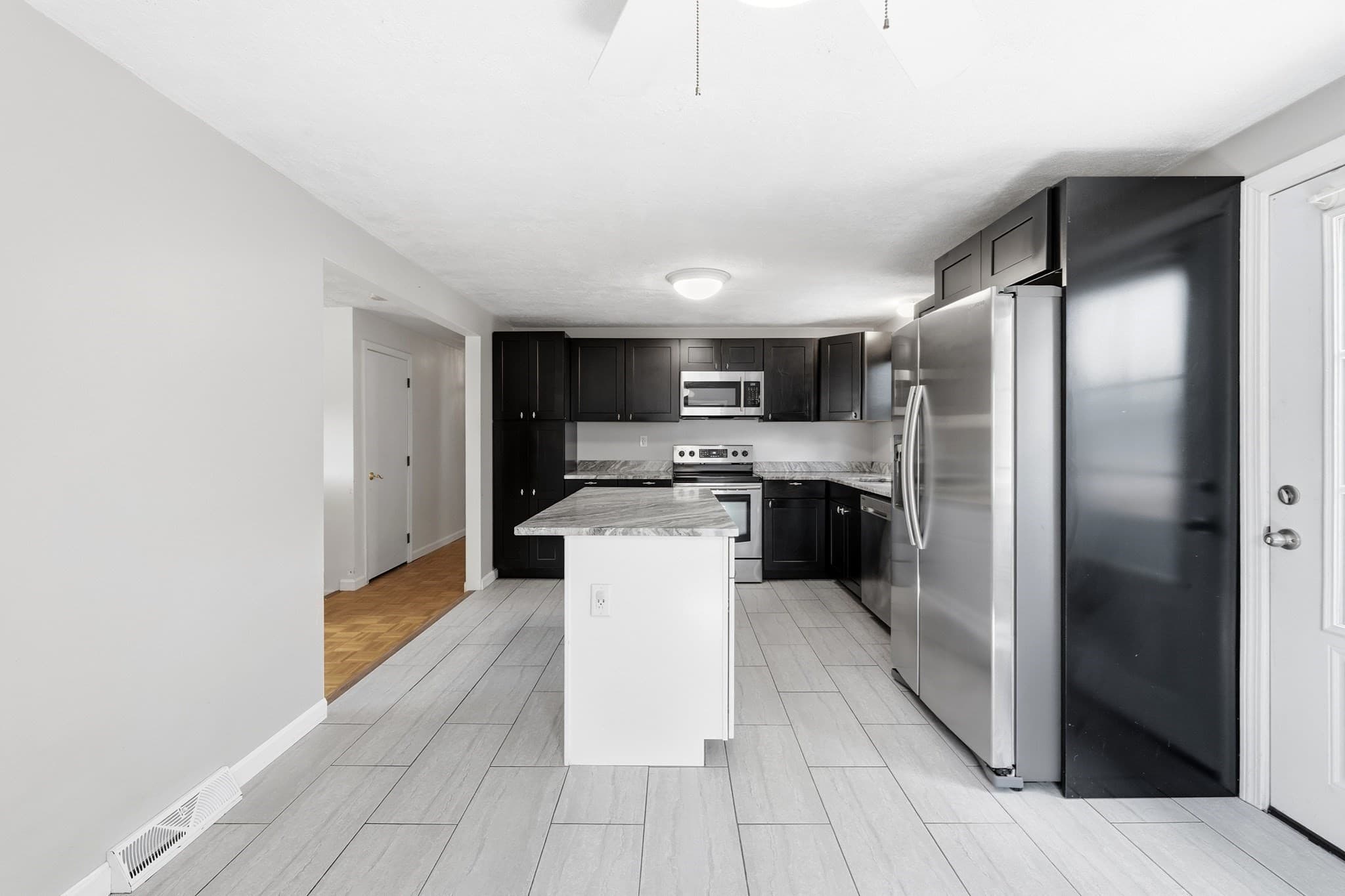 Single Family Residence at 51 Broad Street, Billerica MA 01821, photo 7 of 42