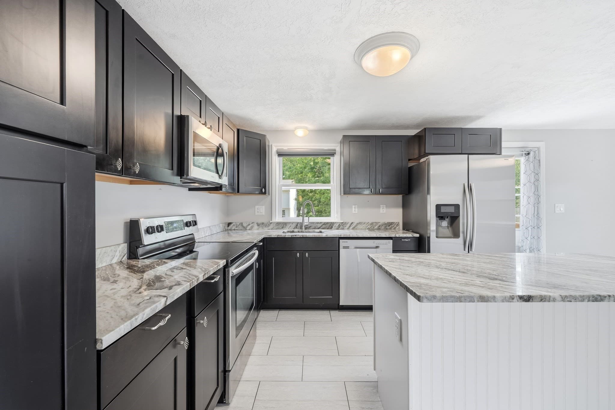 Single Family Residence at 51 Broad Street, Billerica MA 01821, photo 3 of 42
