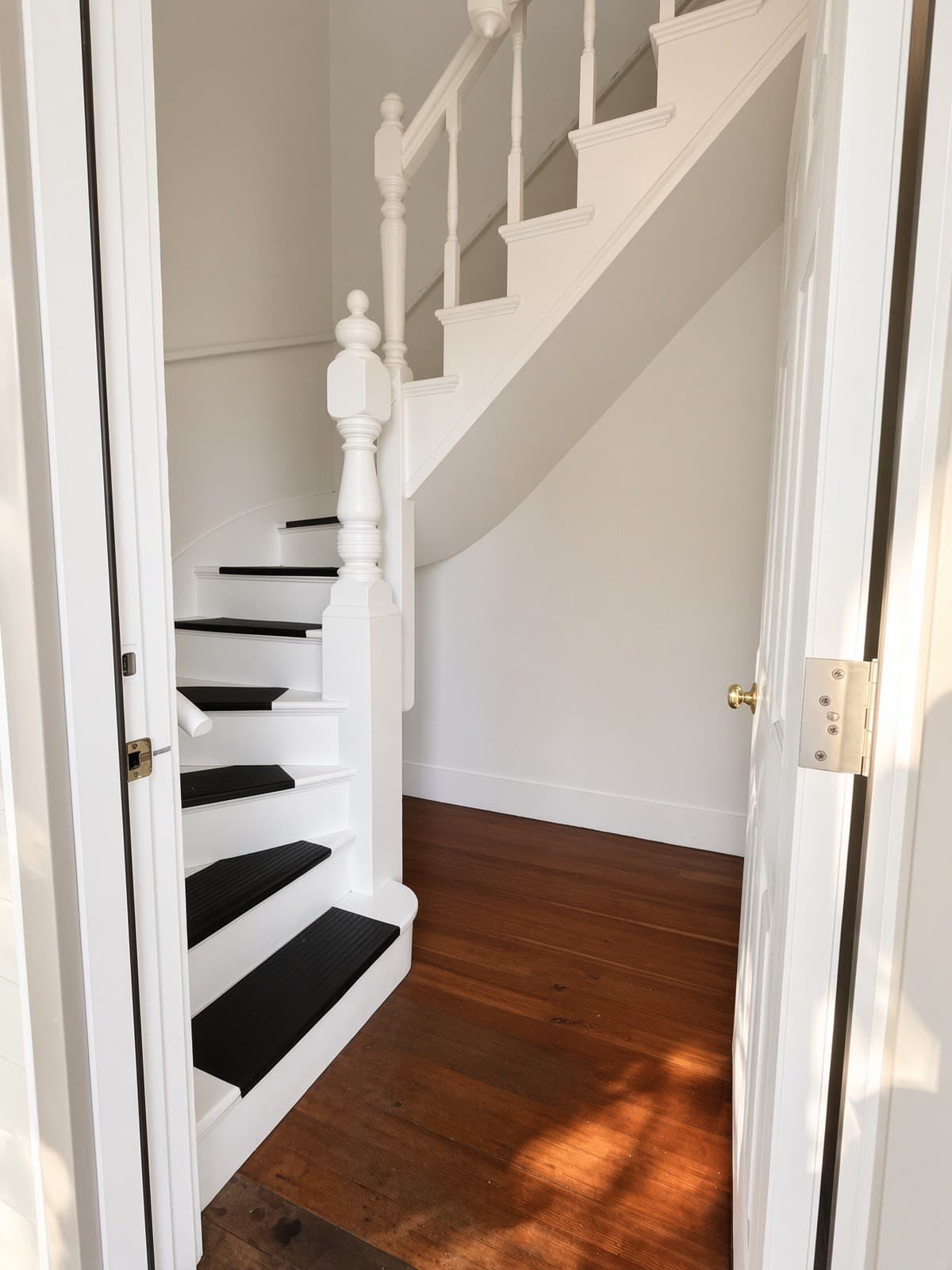 3 Family at 29-31 Tracy Ave, Lynn MA 01902, Lynn, photo 2 of 41