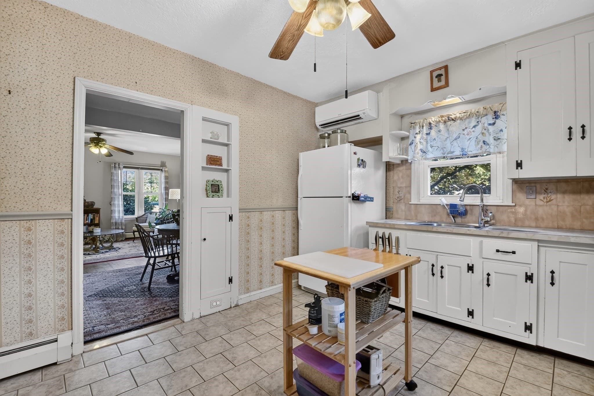 Multi Family at 208 Woodland St, Fitchburg MA 01420, Fitchburg, photo 13 of 33