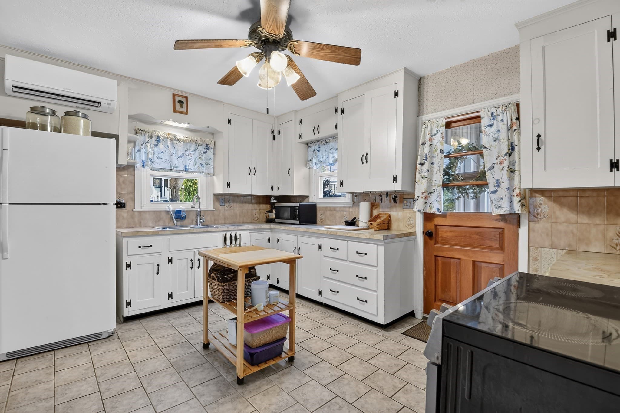 Multi Family at 208 Woodland St, Fitchburg MA 01420, Fitchburg, photo 14 of 33