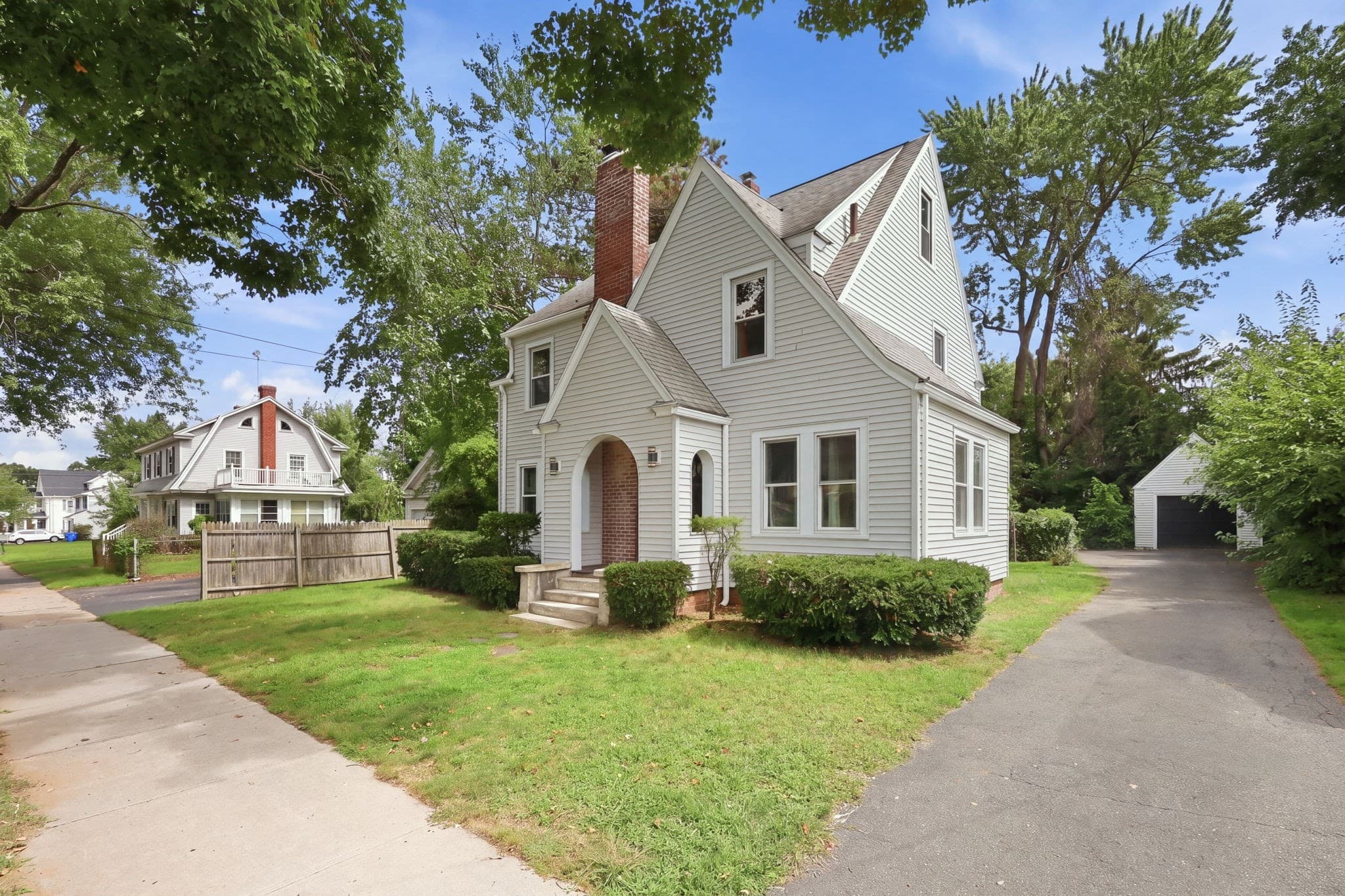 Single Family Residence at 43 Eddywood St, Springfield MA 01118, Springfield, photo 2 of 25