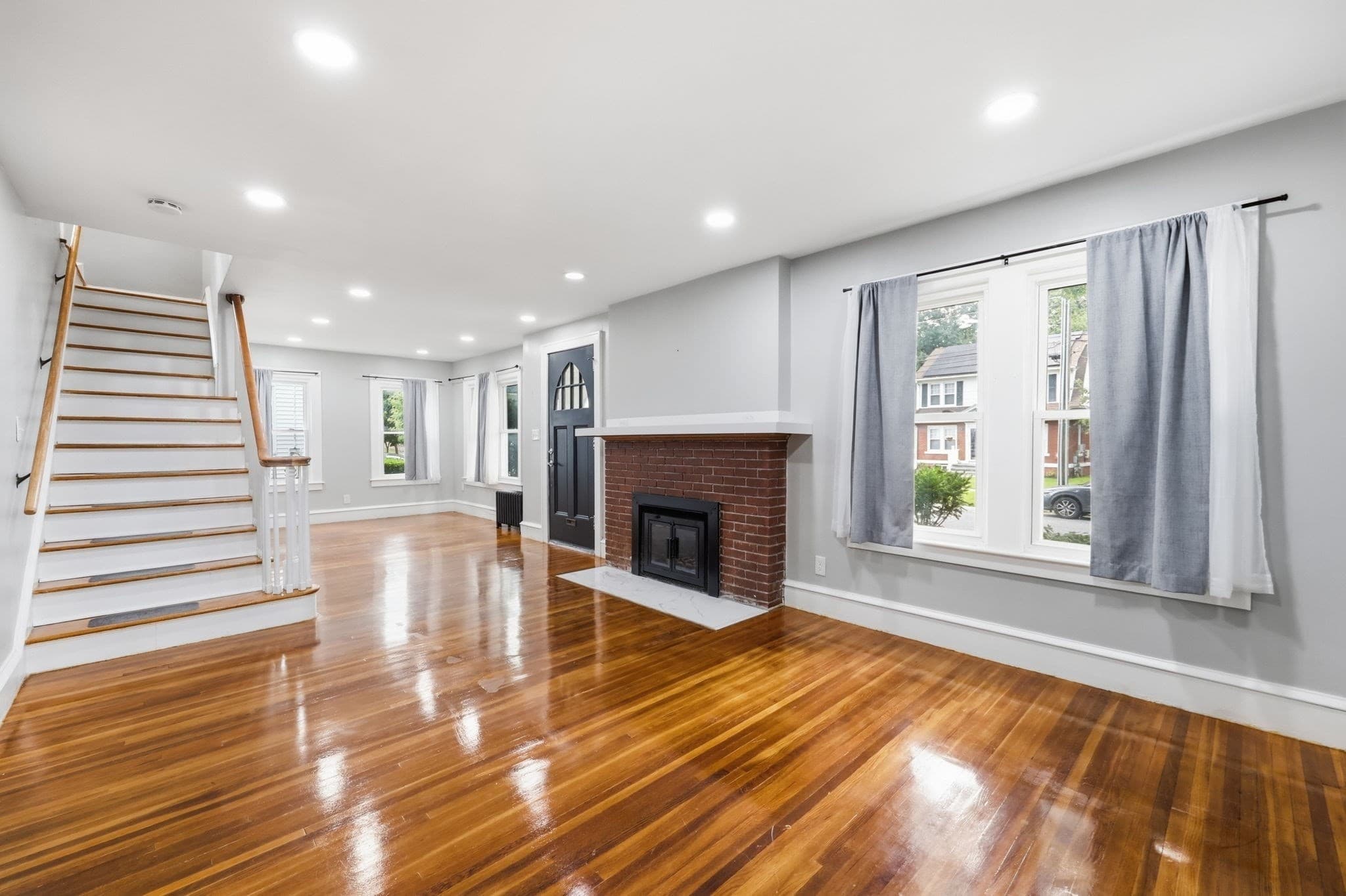 Single Family Residence at 43 Eddywood St, Springfield MA 01118, Springfield, photo 5 of 25